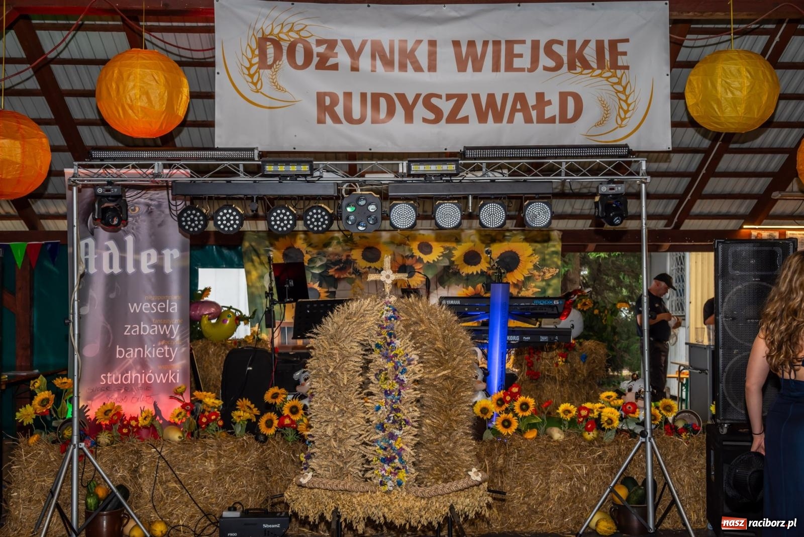 Zdjęcie w galerii na portalu naszraciborz.pl: Dożynki w Rudyszwałdzie. Kolorowy pokaz maszyn rolniczych z weneckim akcentem [FOTO i WIDEO] wiadomości z regionu