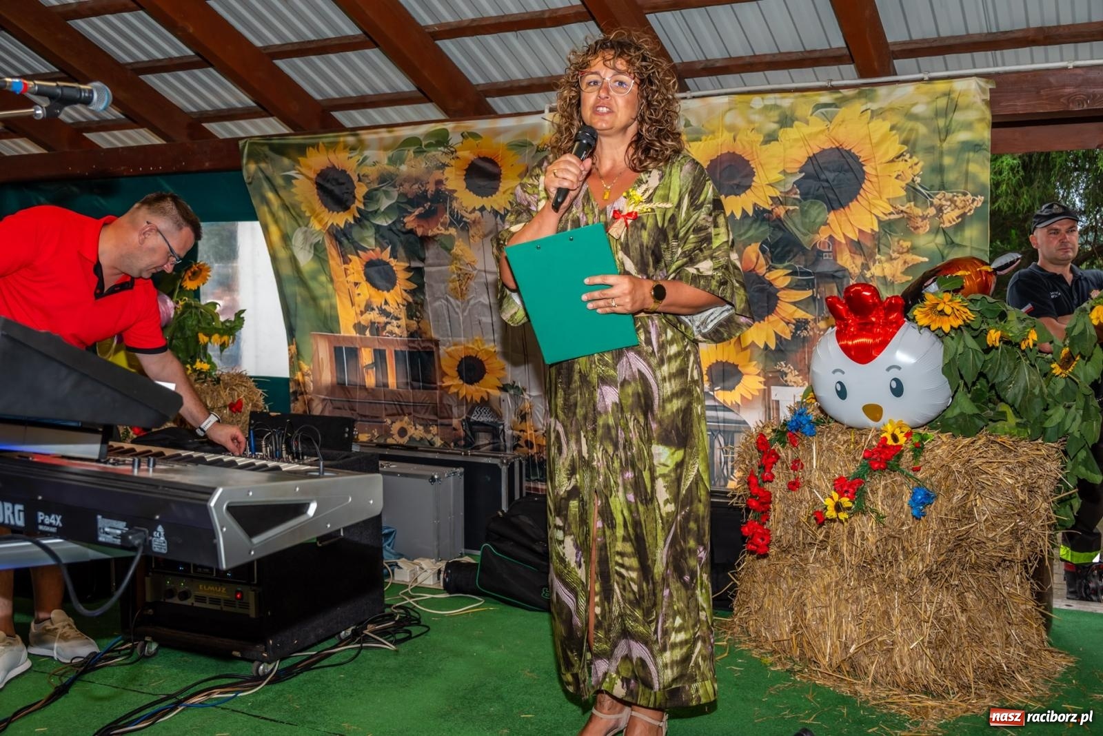 Zdjęcie w galerii na portalu naszraciborz.pl: Dożynki w Rudyszwałdzie. Kolorowy pokaz maszyn rolniczych z weneckim akcentem [FOTO i WIDEO] wiadomości z regionu