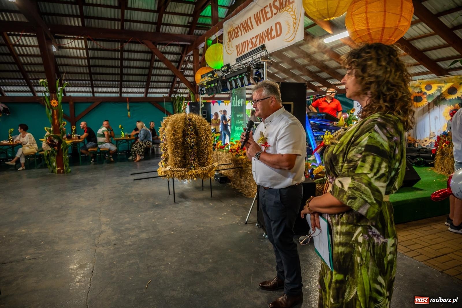 Zdjęcie w galerii na portalu naszraciborz.pl: Dożynki w Rudyszwałdzie. Kolorowy pokaz maszyn rolniczych z weneckim akcentem [FOTO i WIDEO] wiadomości z regionu