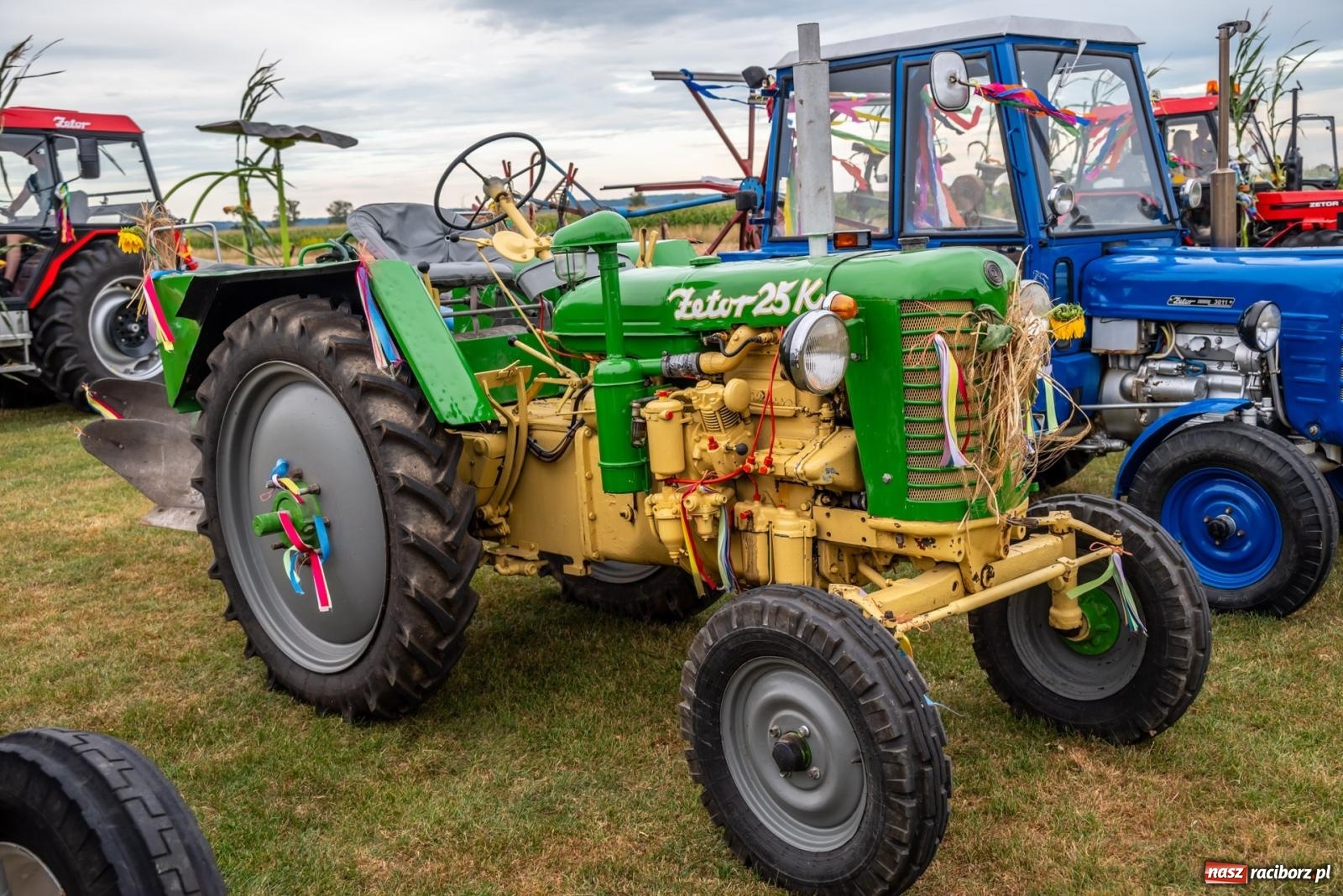 Zdjęcie w galerii na portalu naszraciborz.pl: Dożynki w Rudyszwałdzie. Kolorowy pokaz maszyn rolniczych z weneckim akcentem [FOTO i WIDEO] wiadomości z regionu
