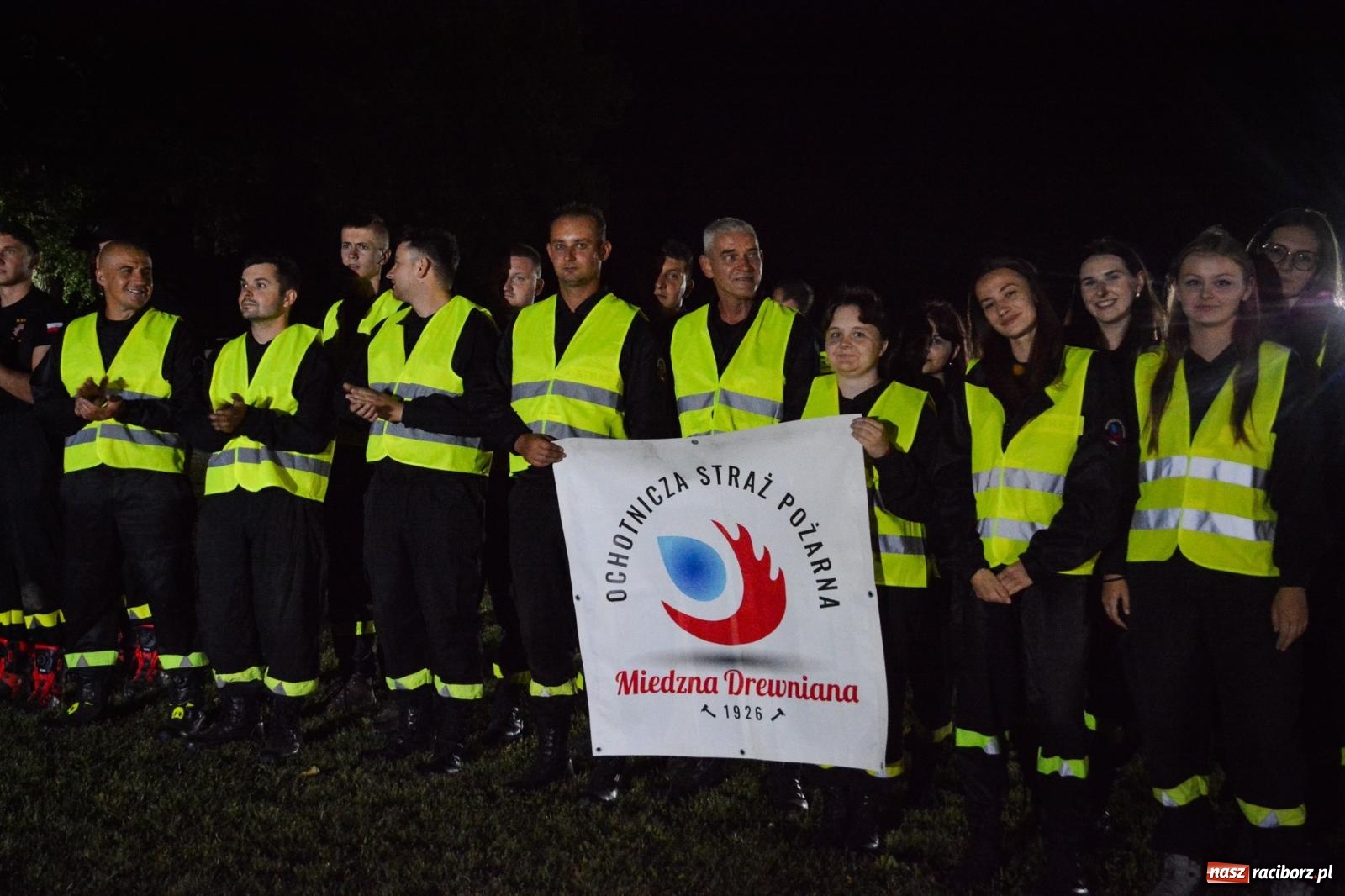 Zdjęcie w galerii na portalu naszraciborz.pl: Deszcz nie zgasił emocji! II Samborowicki Armagedon przyciągnął 58 drużyn wiadomości z regionu