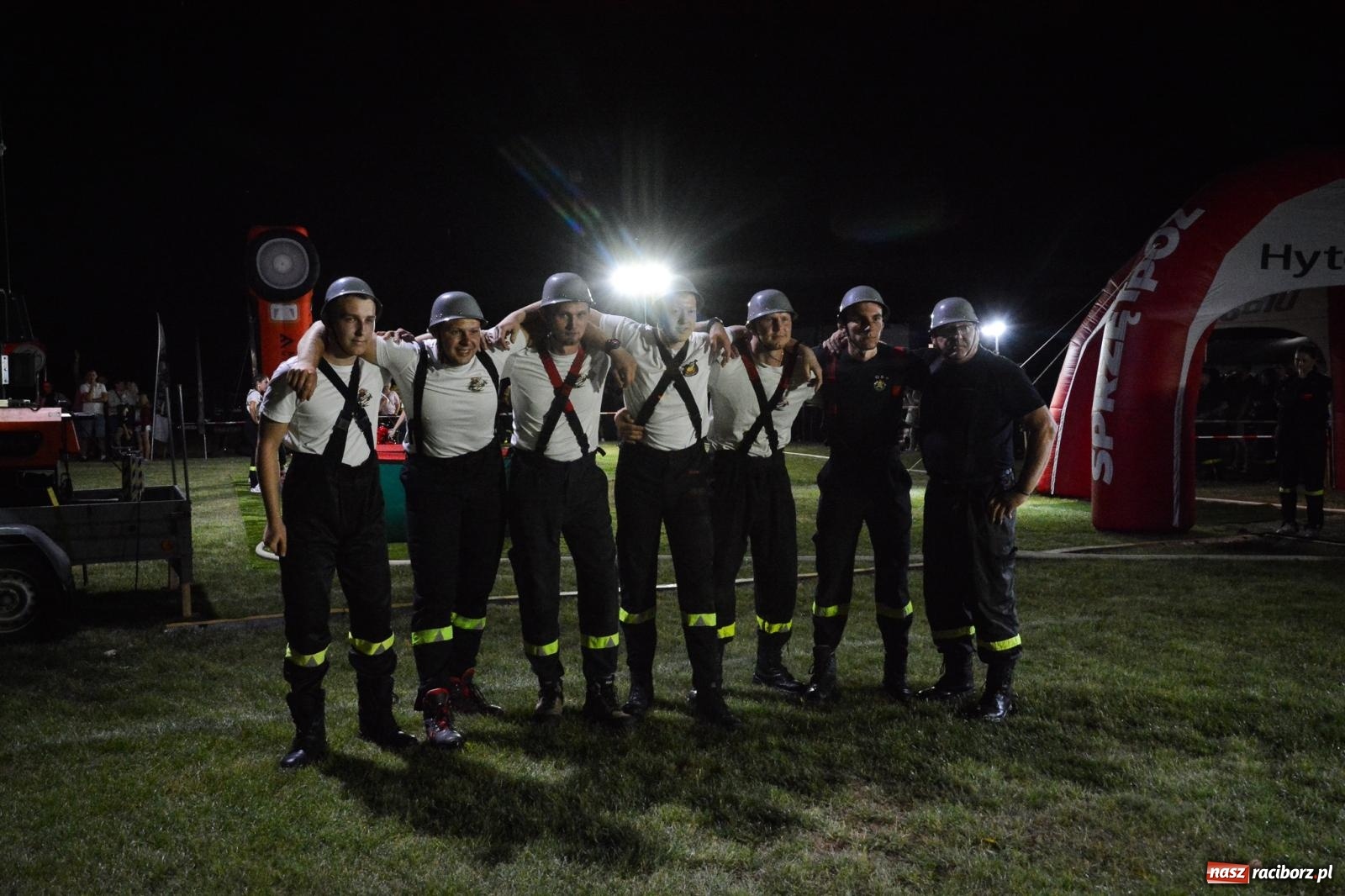 Zdjęcie w galerii na portalu naszraciborz.pl: Deszcz nie zgasił emocji! II Samborowicki Armagedon przyciągnął 58 drużyn wiadomości z regionu