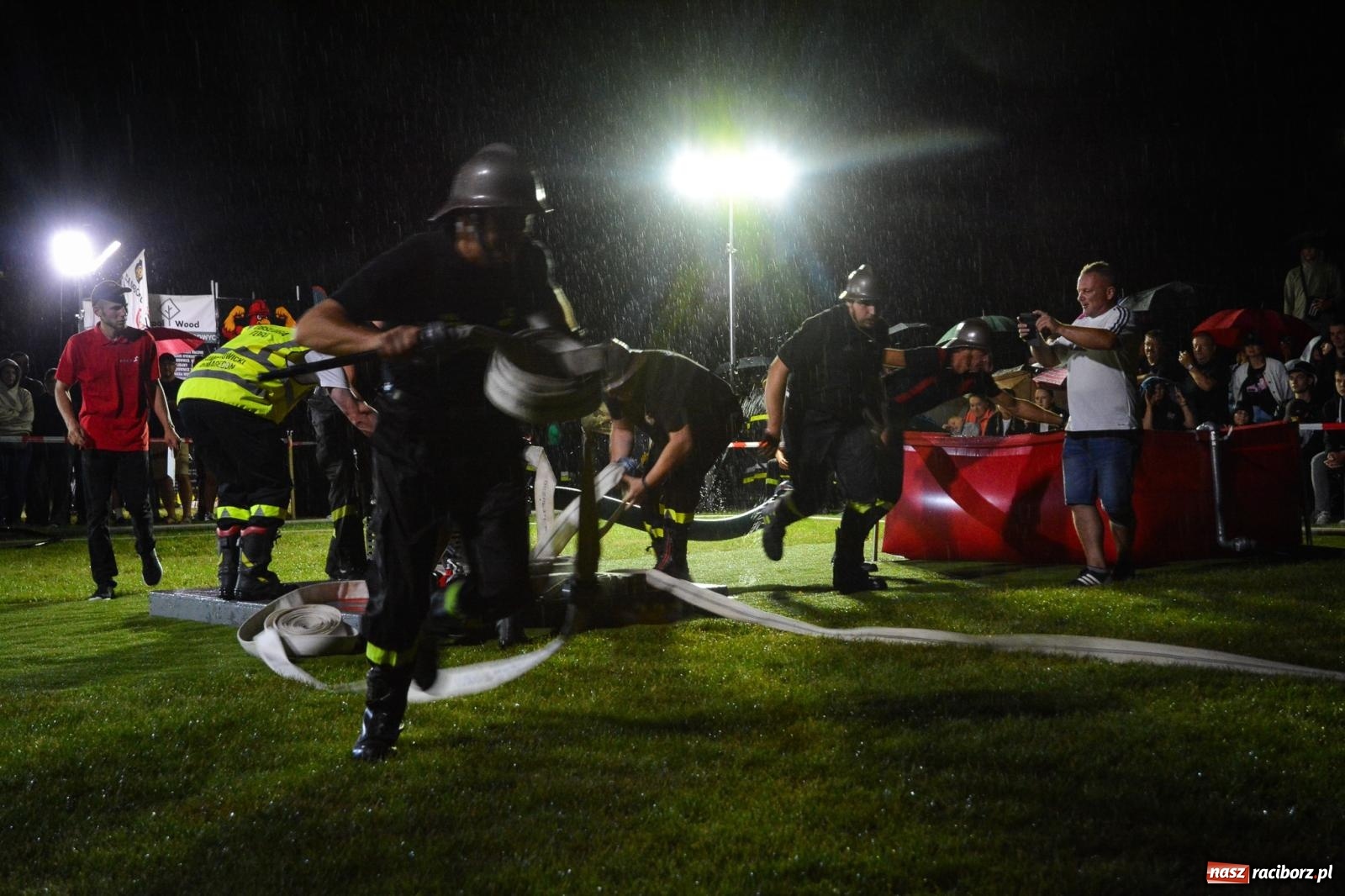 Zdjęcie w galerii na portalu naszraciborz.pl: Deszcz nie zgasił emocji! II Samborowicki Armagedon przyciągnął 58 drużyn wiadomości z regionu