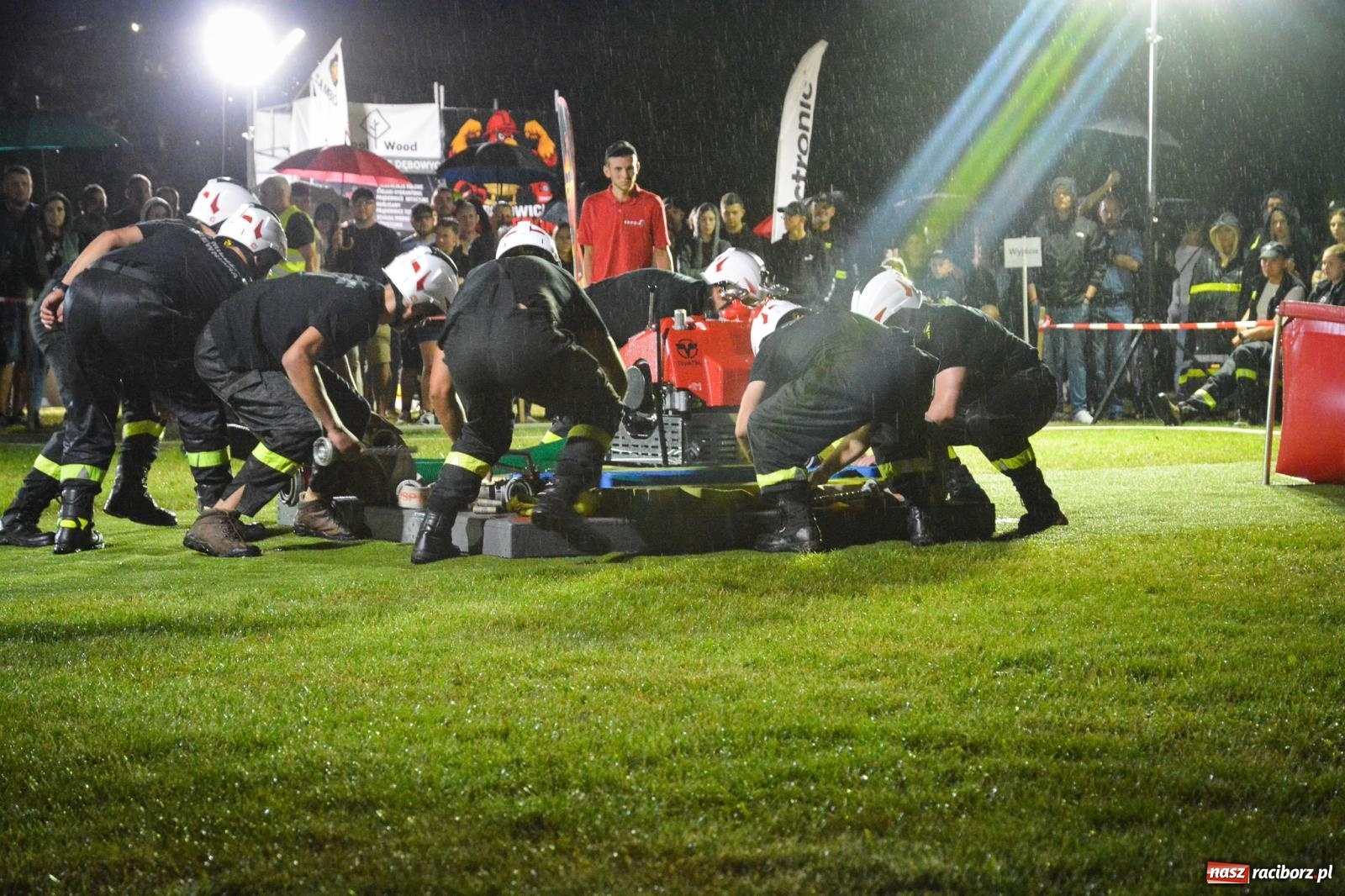 Zdjęcie w galerii na portalu naszraciborz.pl: Deszcz nie zgasił emocji! II Samborowicki Armagedon przyciągnął 58 drużyn wiadomości z regionu