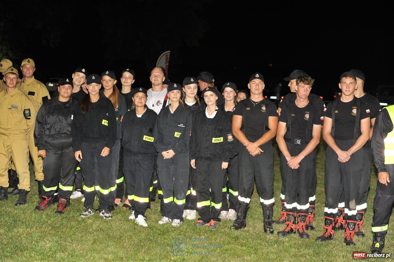Zdjęcie w galerii na portalu naszraciborz.pl: Deszcz nie zgasił emocji! II Samborowicki Armagedon przyciągnął 58 drużyn wiadomości z regionu