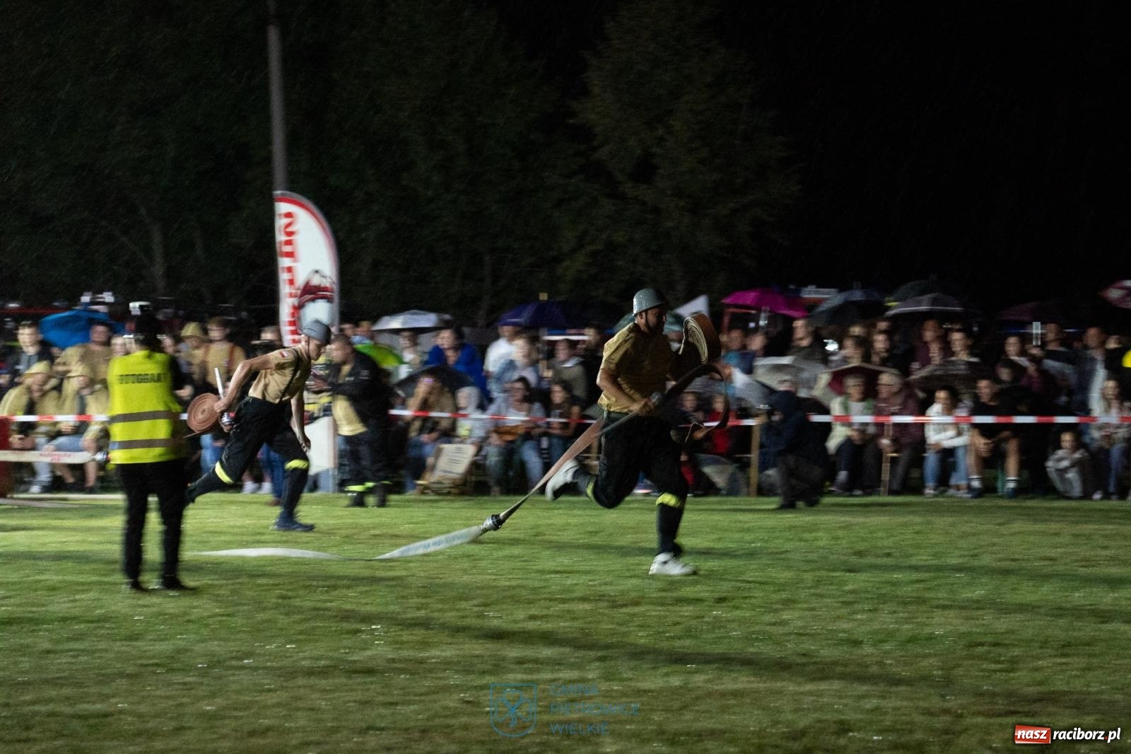 Zdjęcie w galerii na portalu naszraciborz.pl: Deszcz nie zgasił emocji! II Samborowicki Armagedon przyciągnął 58 drużyn wiadomości z regionu