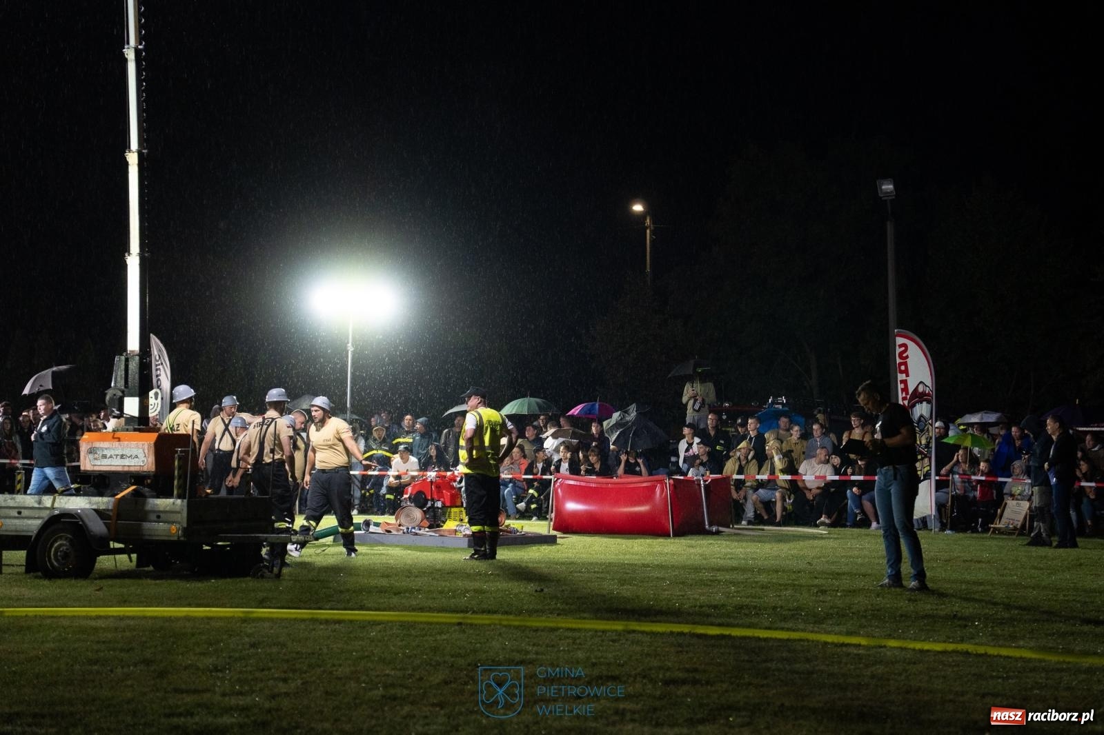 Zdjęcie w galerii na portalu naszraciborz.pl: Deszcz nie zgasił emocji! II Samborowicki Armagedon przyciągnął 58 drużyn wiadomości z regionu