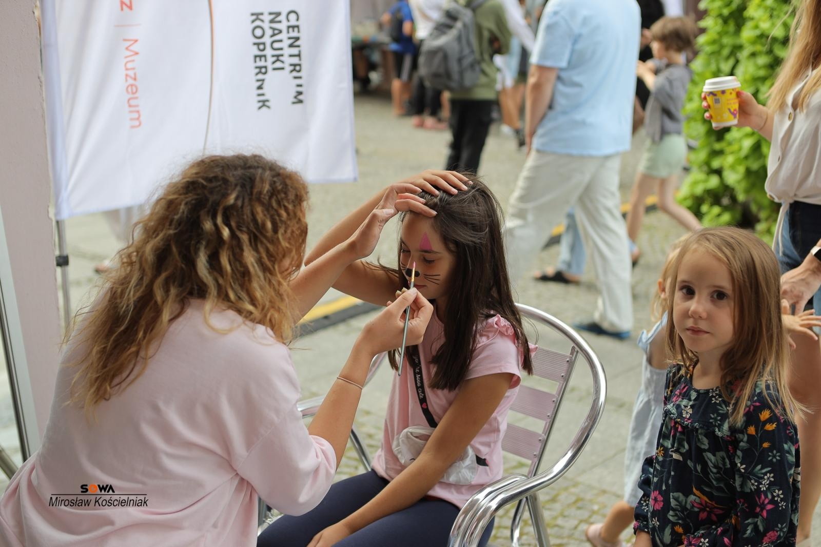 Zdjęcie w galerii na portalu naszraciborz.pl: Magia nauki na ulicy Długiej. IV Festiwal Odkrywców zachwycił Racibórz wiadomości z regionu