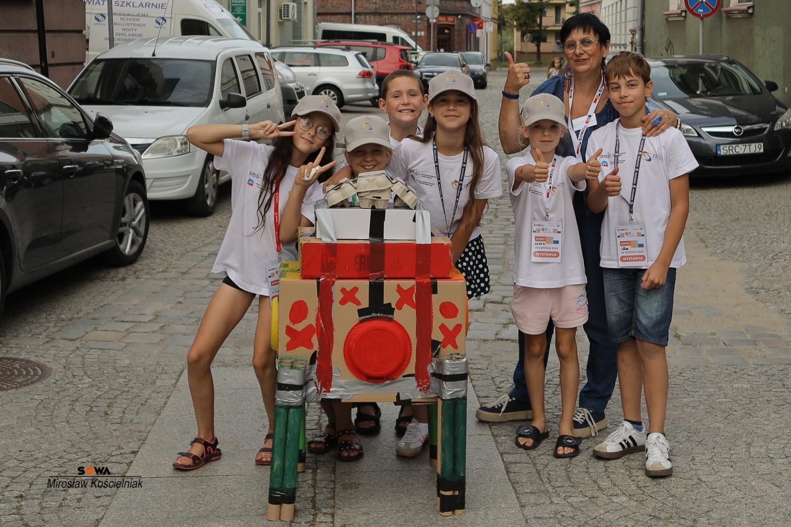 Zdjęcie w galerii na portalu naszraciborz.pl: Magia nauki na ulicy Długiej. IV Festiwal Odkrywców zachwycił Racibórz wiadomości z regionu