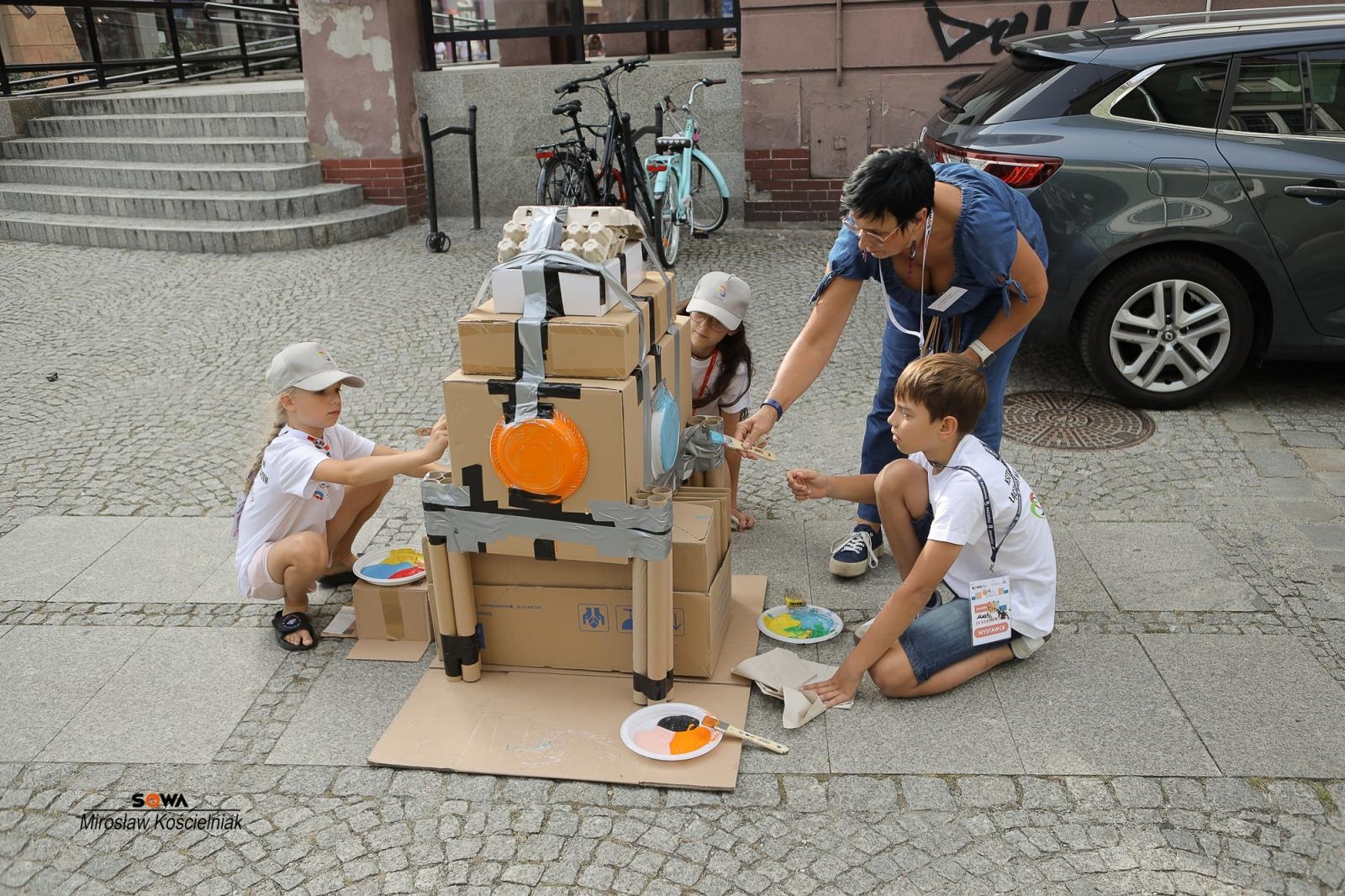 Zdjęcie w galerii na portalu naszraciborz.pl: Magia nauki na ulicy Długiej. IV Festiwal Odkrywców zachwycił Racibórz wiadomości z regionu