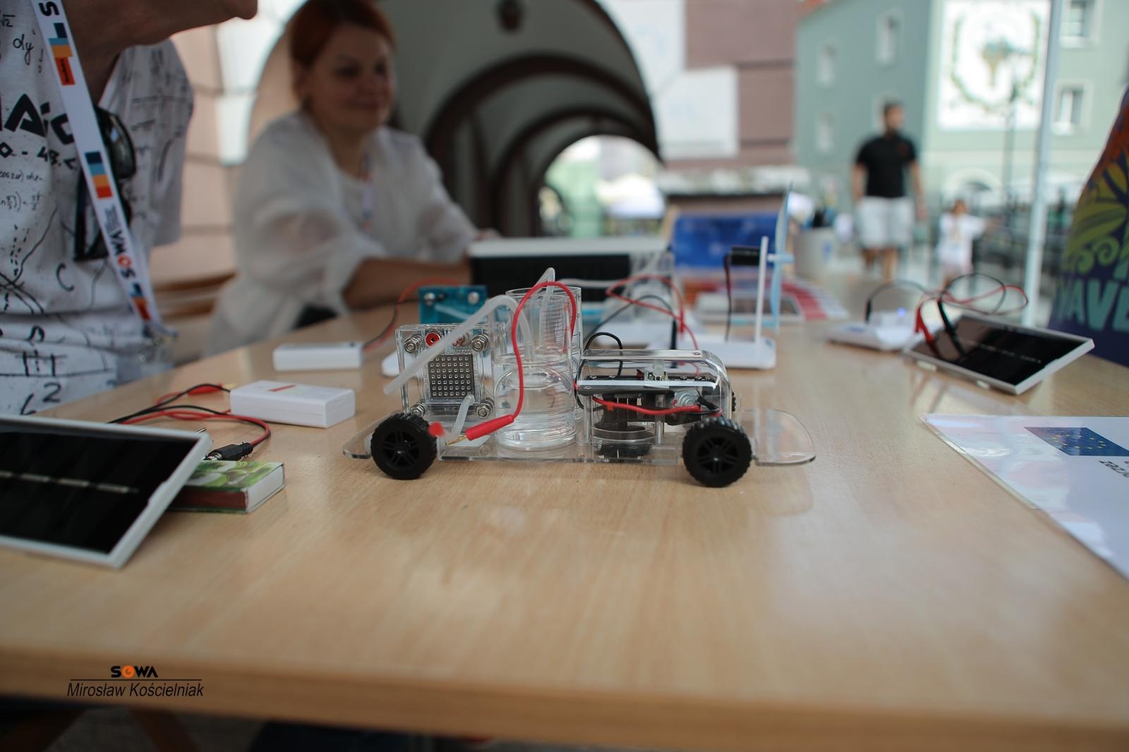 Zdjęcie w galerii na portalu naszraciborz.pl: Magia nauki na ulicy Długiej. IV Festiwal Odkrywców zachwycił Racibórz wiadomości z regionu