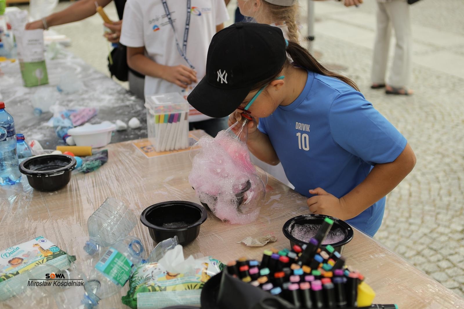 Zdjęcie w galerii na portalu naszraciborz.pl: Magia nauki na ulicy Długiej. IV Festiwal Odkrywców zachwycił Racibórz wiadomości z regionu