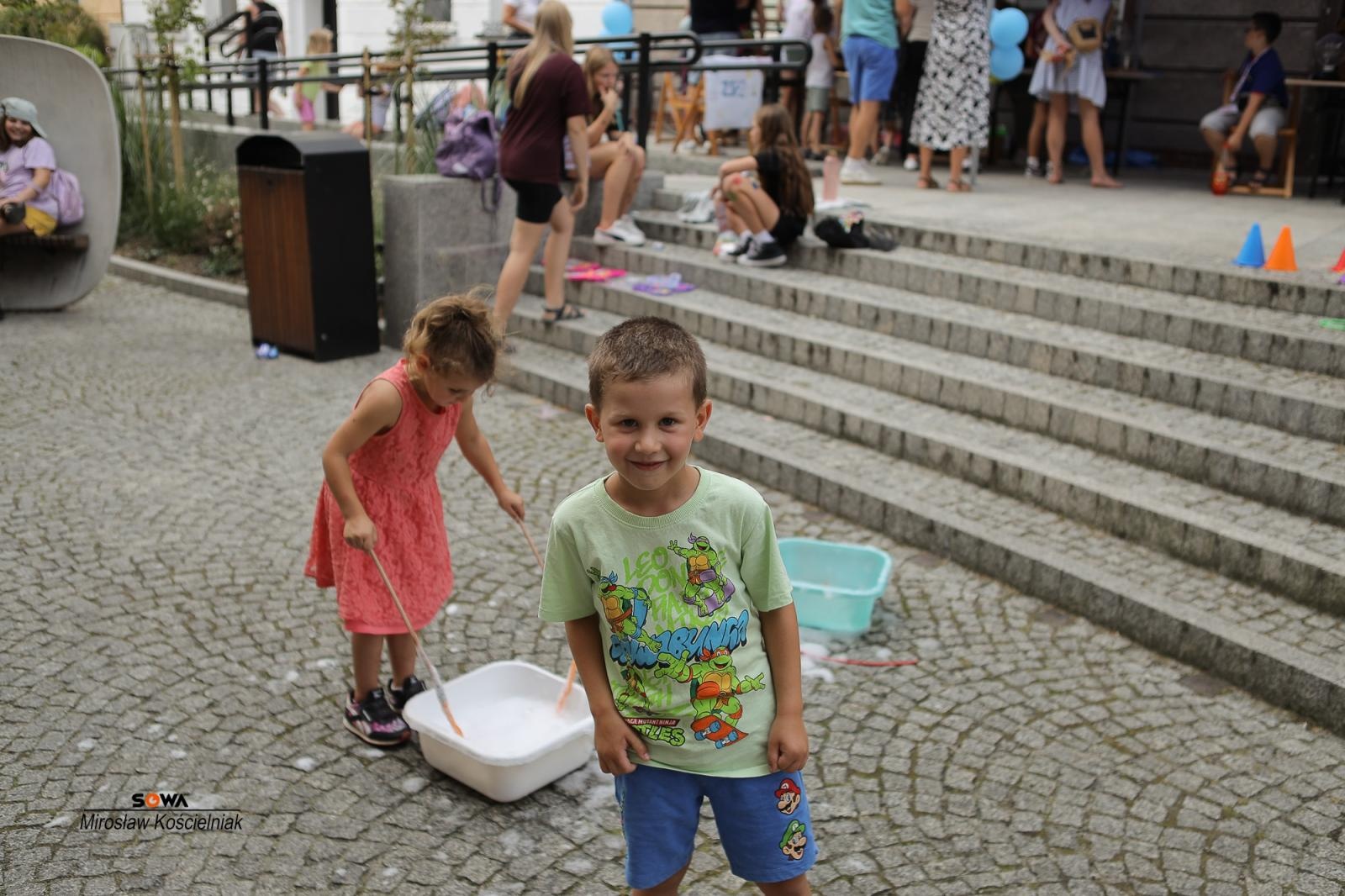 Zdjęcie w galerii na portalu naszraciborz.pl: Magia nauki na ulicy Długiej. IV Festiwal Odkrywców zachwycił Racibórz wiadomości z regionu