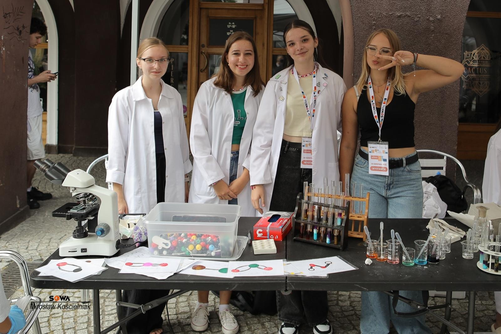 Zdjęcie w galerii na portalu naszraciborz.pl: Magia nauki na ulicy Długiej. IV Festiwal Odkrywców zachwycił Racibórz wiadomości z regionu