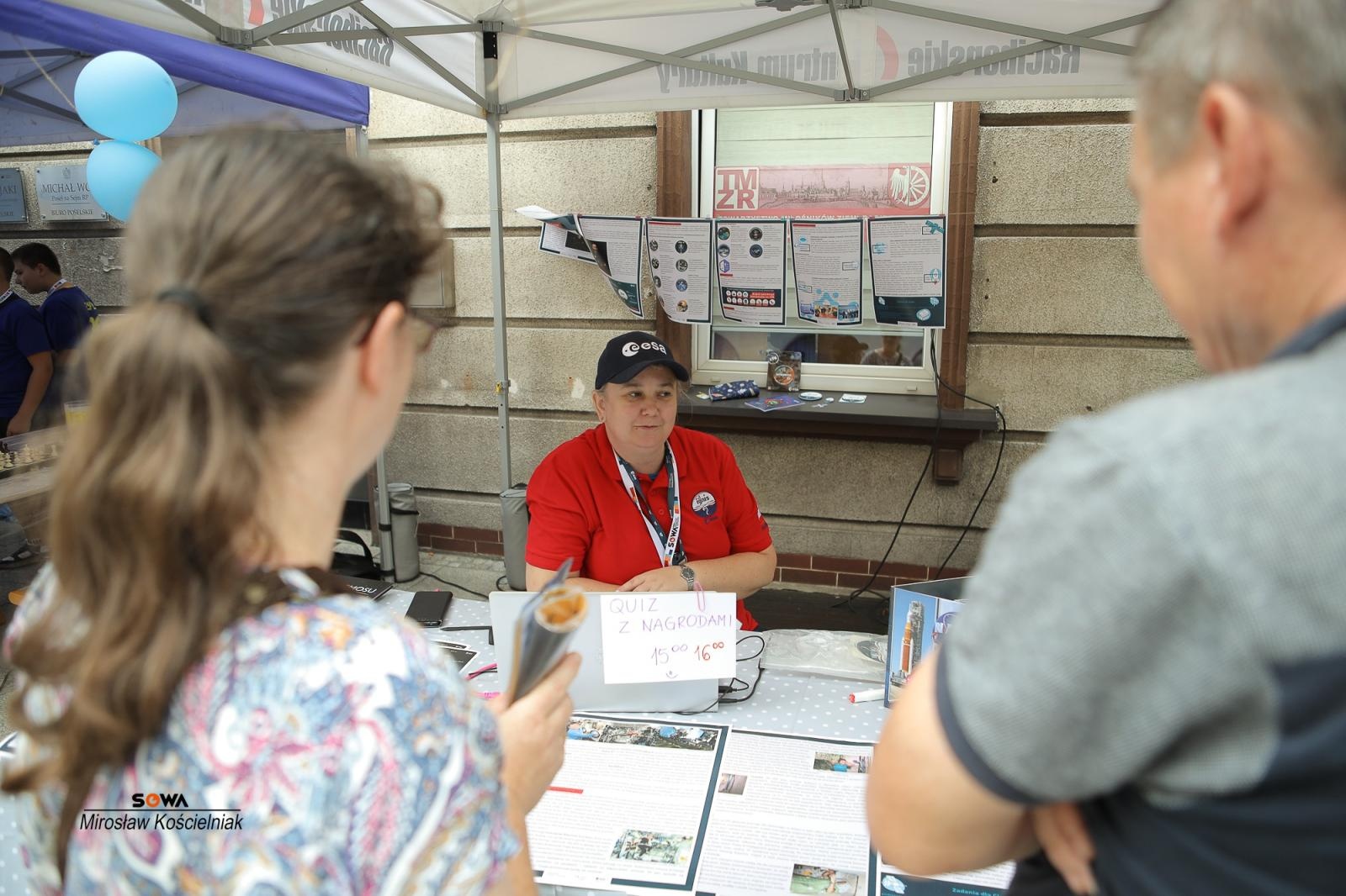 Zdjęcie w galerii na portalu naszraciborz.pl: Magia nauki na ulicy Długiej. IV Festiwal Odkrywców zachwycił Racibórz wiadomości z regionu