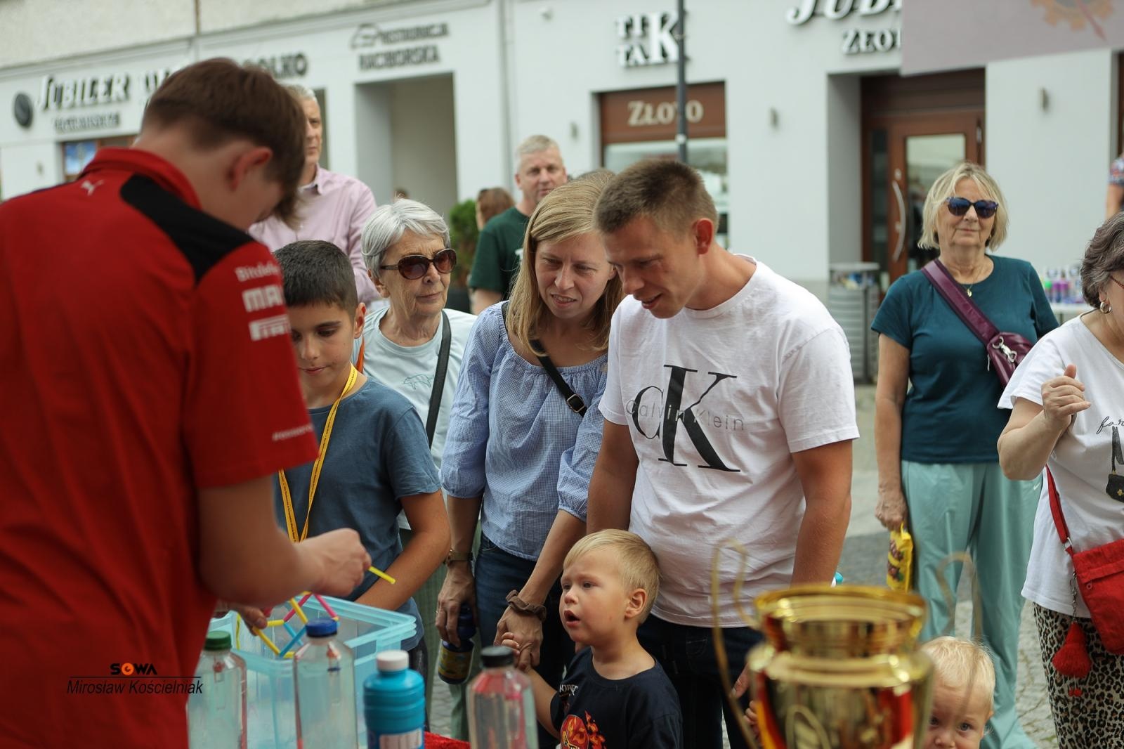 Zdjęcie w galerii na portalu naszraciborz.pl: Magia nauki na ulicy Długiej. IV Festiwal Odkrywców zachwycił Racibórz wiadomości z regionu
