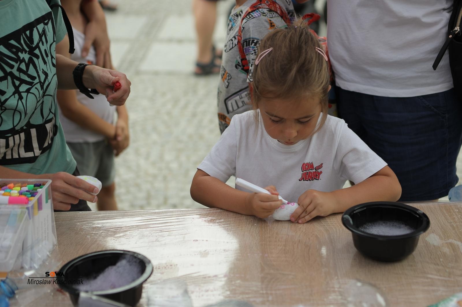 Zdjęcie w galerii na portalu naszraciborz.pl: Magia nauki na ulicy Długiej. IV Festiwal Odkrywców zachwycił Racibórz wiadomości z regionu