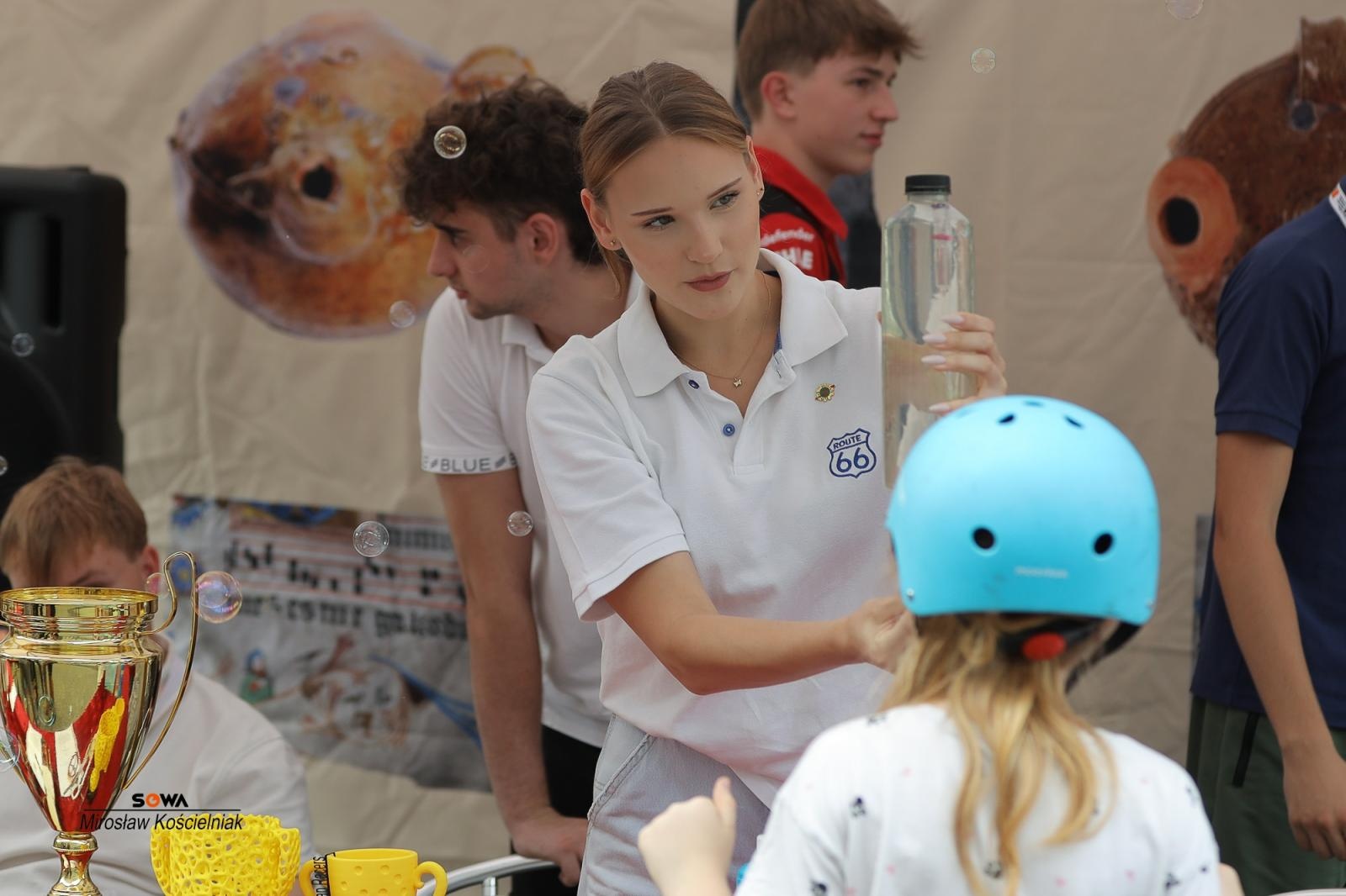 Zdjęcie w galerii na portalu naszraciborz.pl: Magia nauki na ulicy Długiej. IV Festiwal Odkrywców zachwycił Racibórz wiadomości z regionu