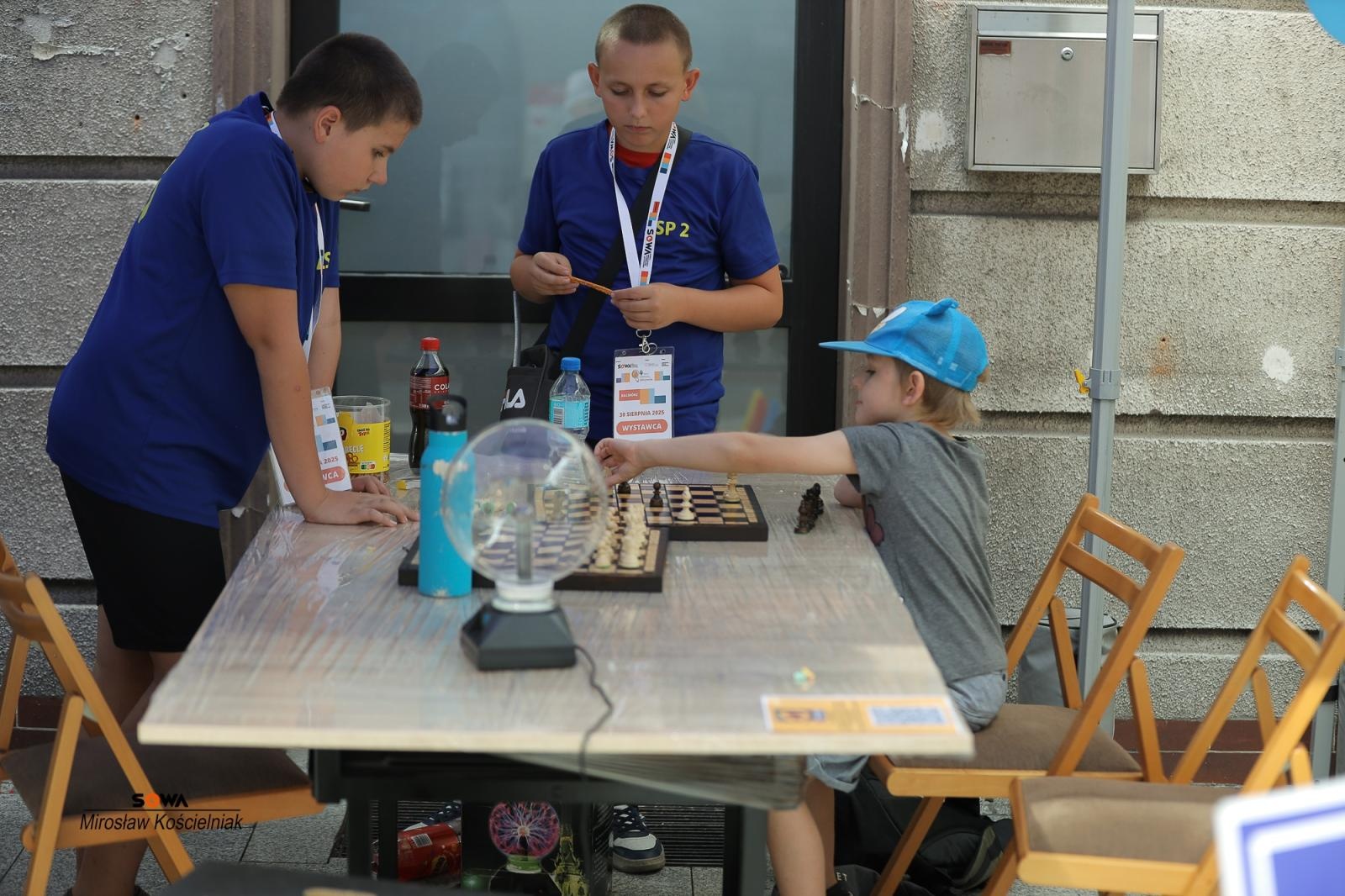 Zdjęcie w galerii na portalu naszraciborz.pl: Magia nauki na ulicy Długiej. IV Festiwal Odkrywców zachwycił Racibórz wiadomości z regionu