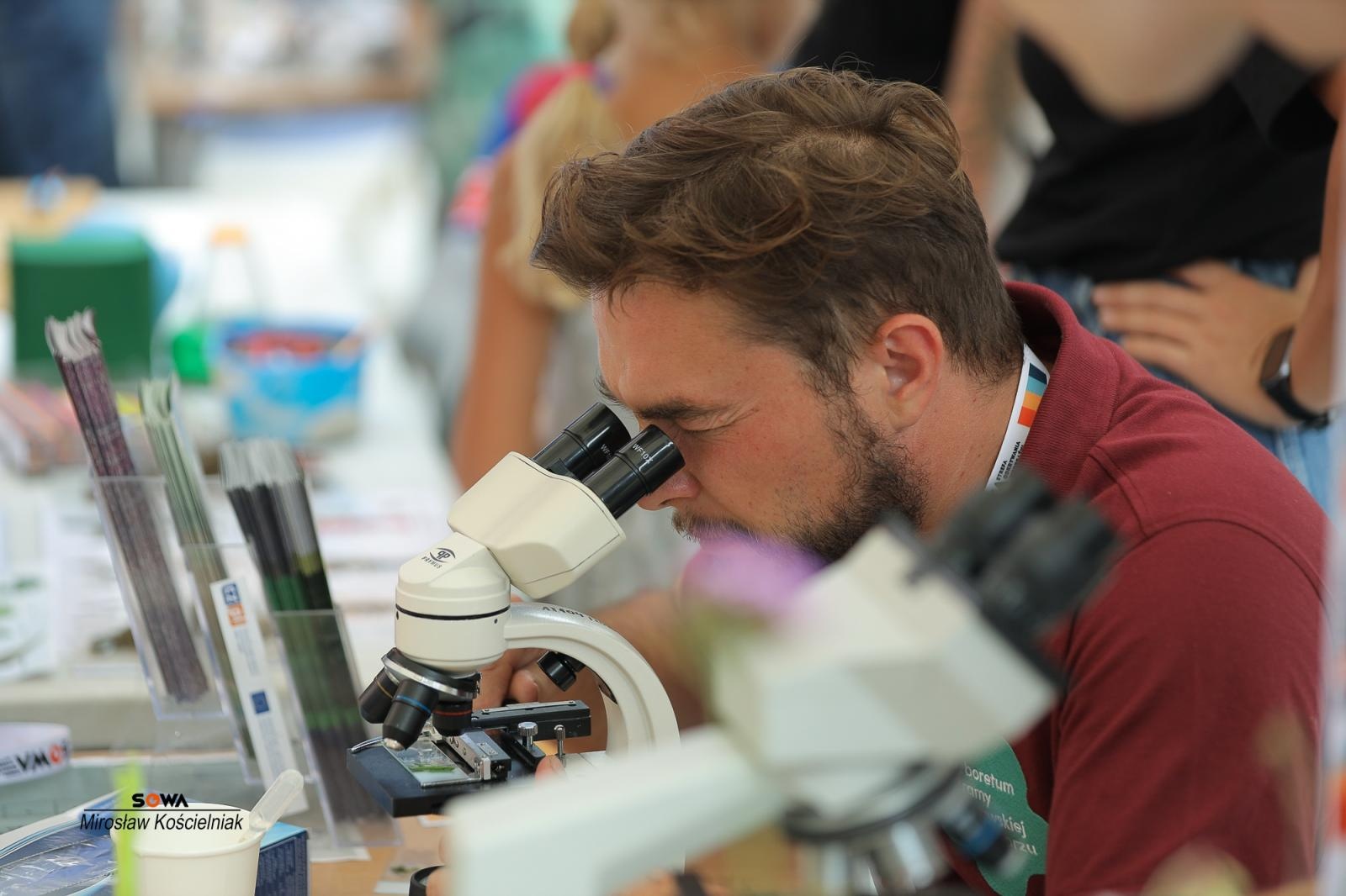 Zdjęcie w galerii na portalu naszraciborz.pl: Magia nauki na ulicy Długiej. IV Festiwal Odkrywców zachwycił Racibórz wiadomości z regionu