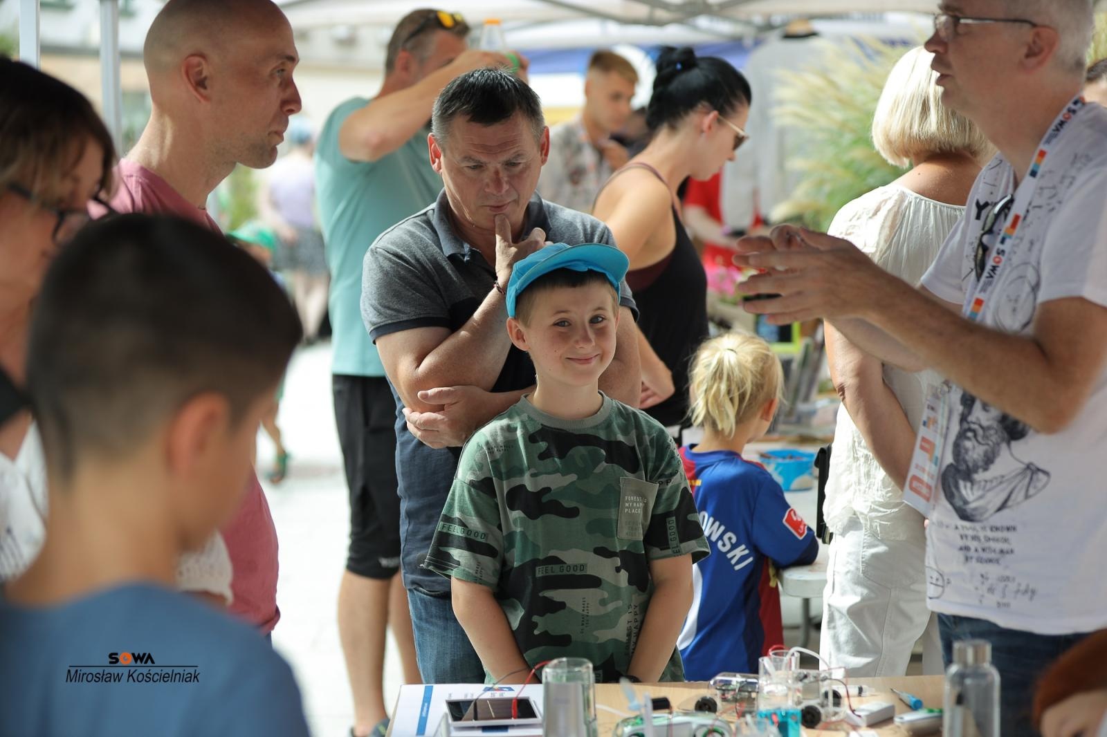 Zdjęcie w galerii na portalu naszraciborz.pl: Magia nauki na ulicy Długiej. IV Festiwal Odkrywców zachwycił Racibórz wiadomości z regionu