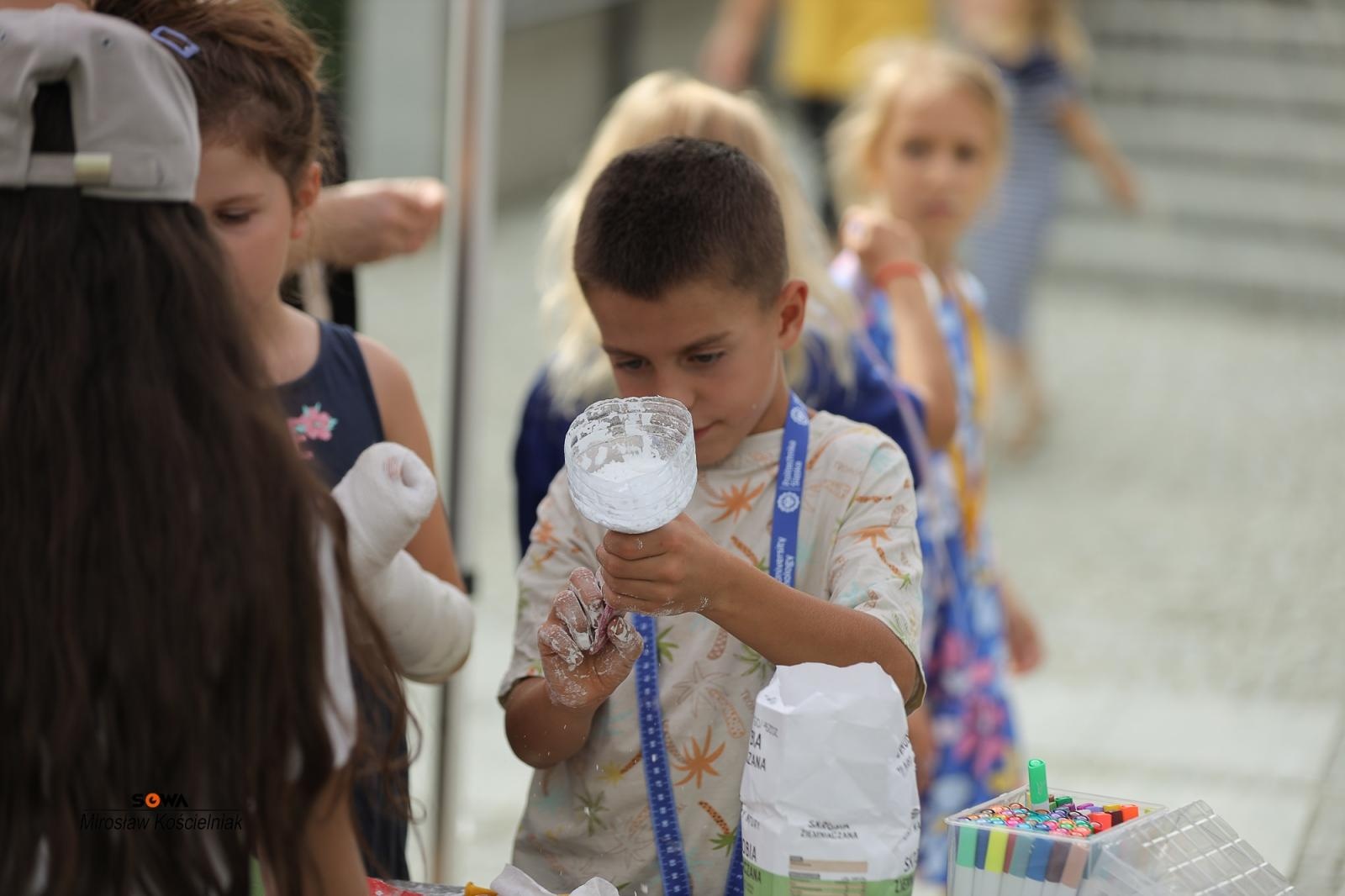 Zdjęcie w galerii na portalu naszraciborz.pl: Magia nauki na ulicy Długiej. IV Festiwal Odkrywców zachwycił Racibórz wiadomości z regionu