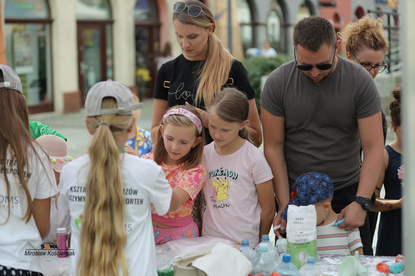 Zdjęcie w galerii na portalu naszraciborz.pl: Magia nauki na ulicy Długiej. IV Festiwal Odkrywców zachwycił Racibórz wiadomości z regionu