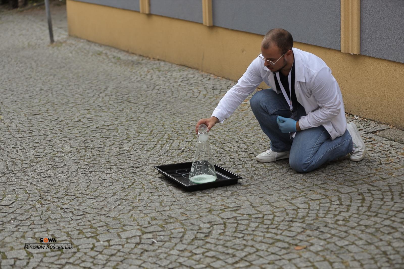 Zdjęcie w galerii na portalu naszraciborz.pl: Magia nauki na ulicy Długiej. IV Festiwal Odkrywców zachwycił Racibórz wiadomości z regionu