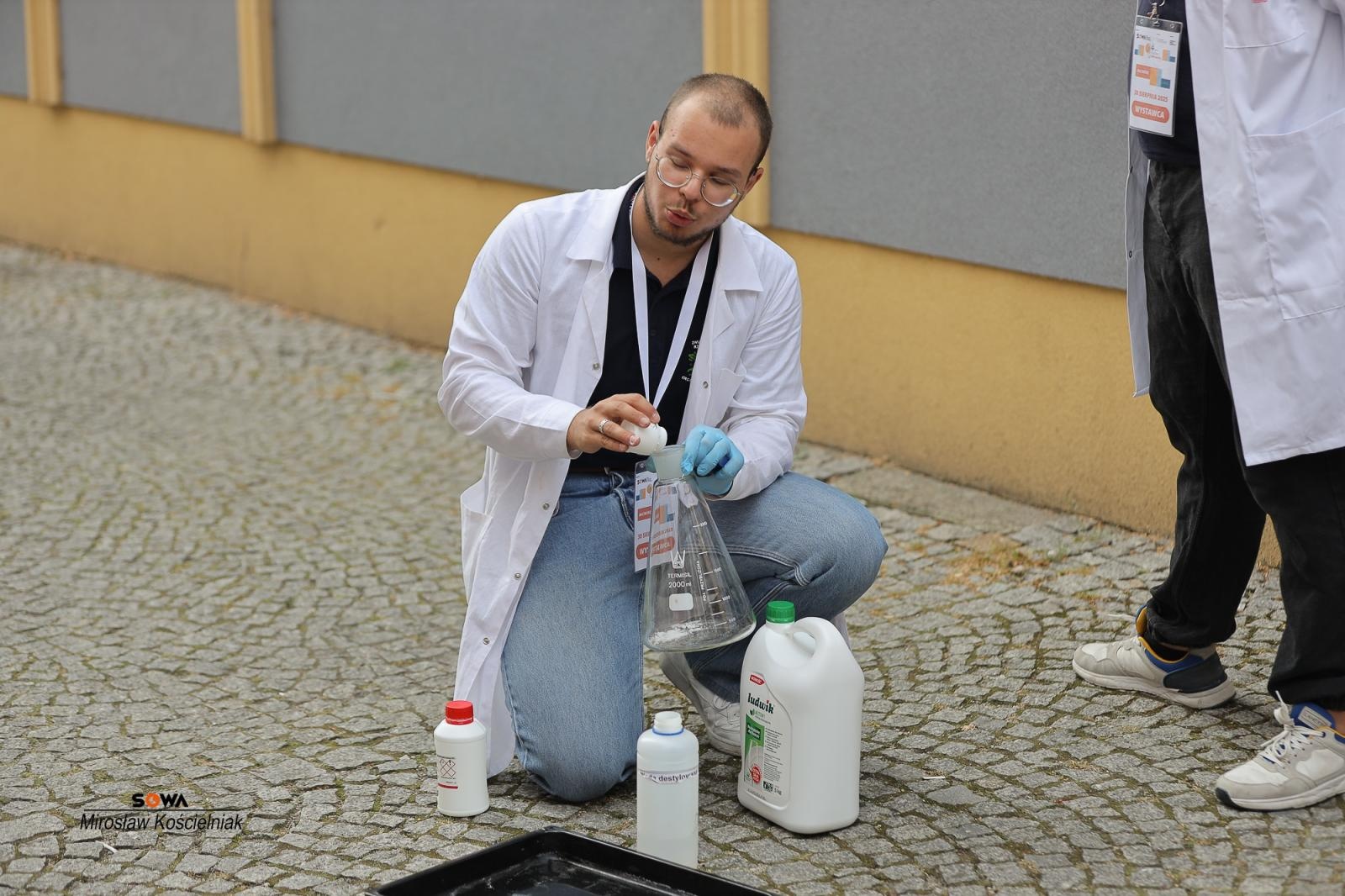 Zdjęcie w galerii na portalu naszraciborz.pl: Magia nauki na ulicy Długiej. IV Festiwal Odkrywców zachwycił Racibórz wiadomości z regionu