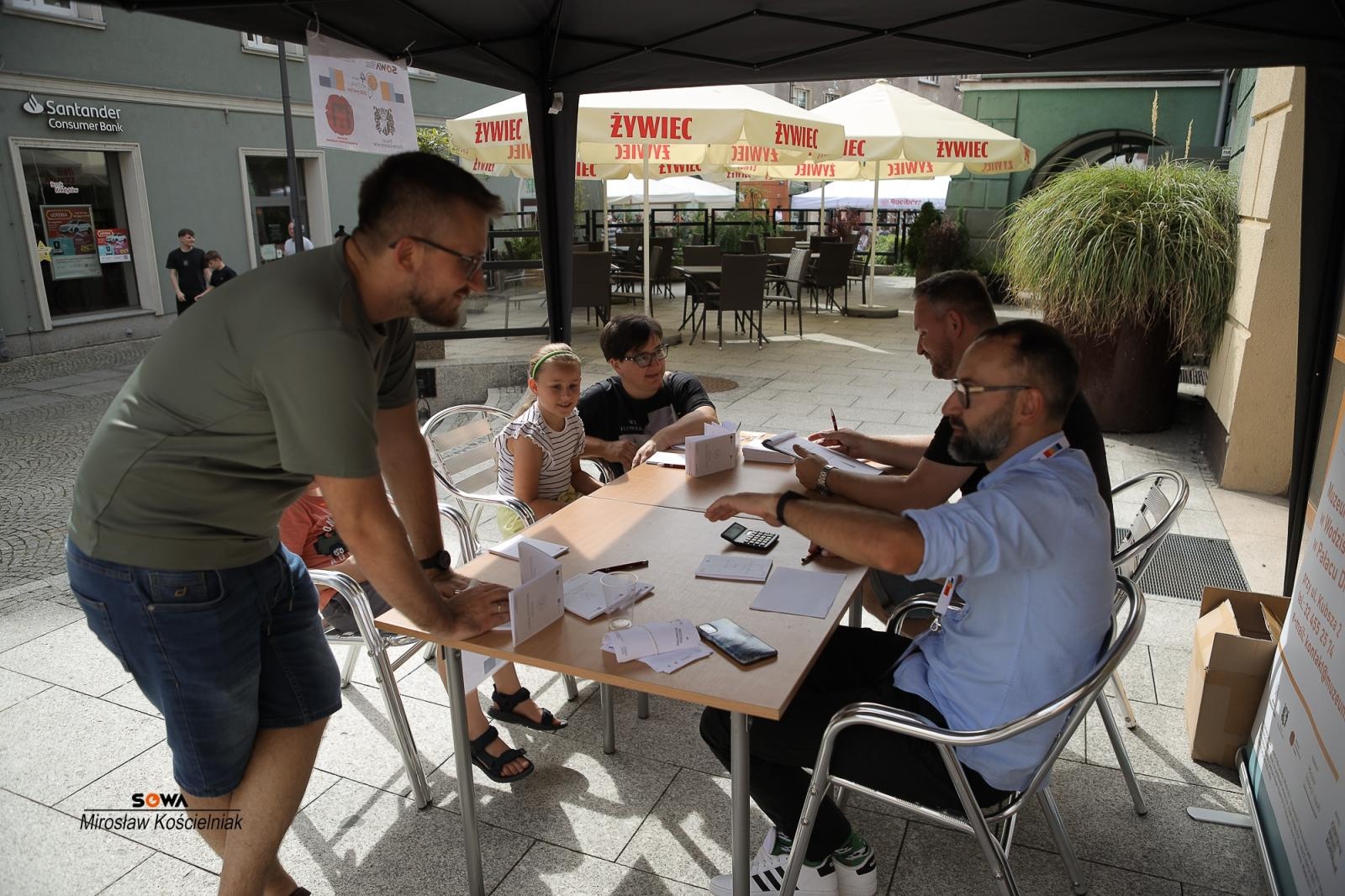 Zdjęcie w galerii na portalu naszraciborz.pl: Magia nauki na ulicy Długiej. IV Festiwal Odkrywców zachwycił Racibórz wiadomości z regionu