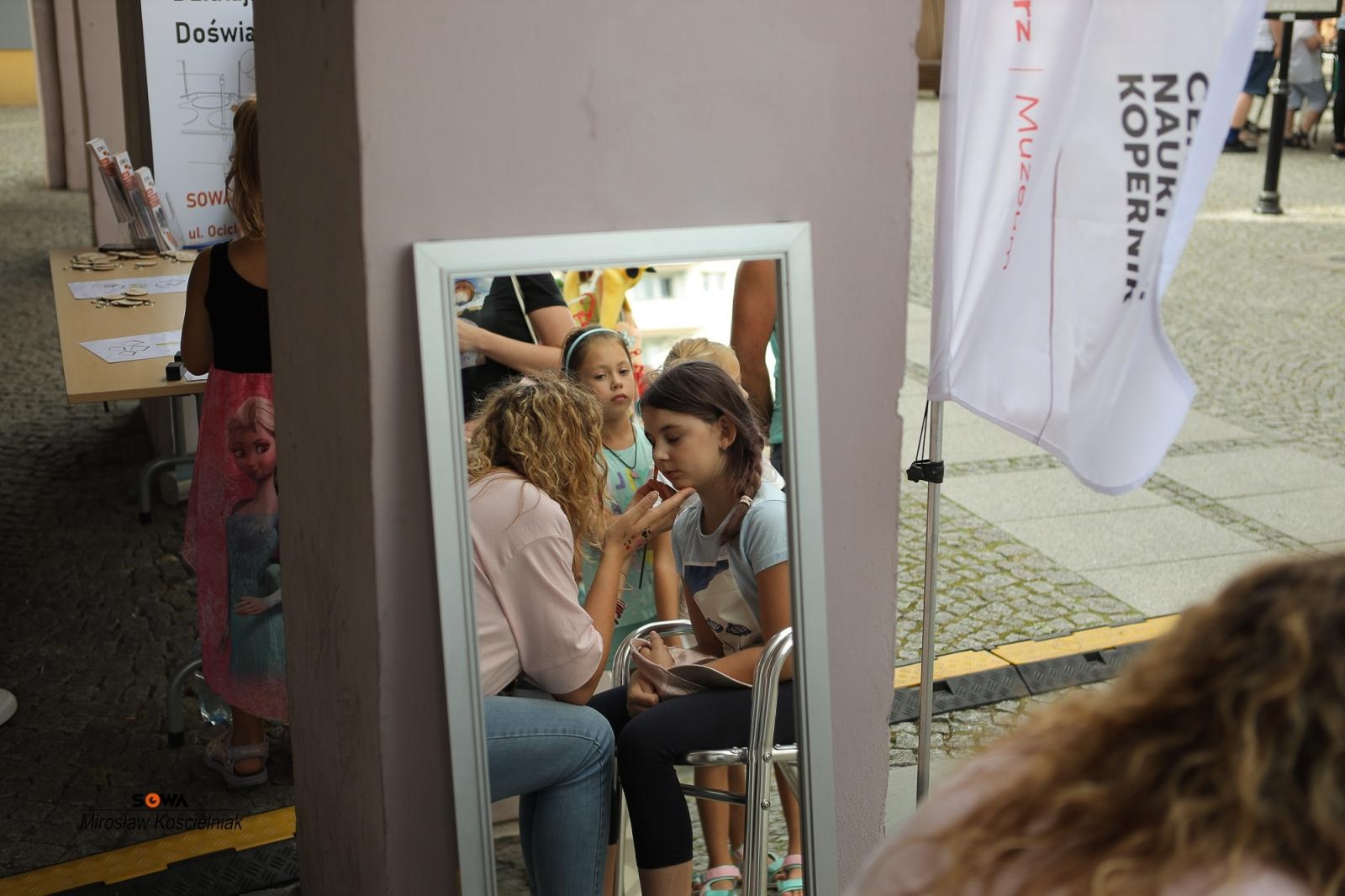 Zdjęcie w galerii na portalu naszraciborz.pl: Magia nauki na ulicy Długiej. IV Festiwal Odkrywców zachwycił Racibórz wiadomości z regionu