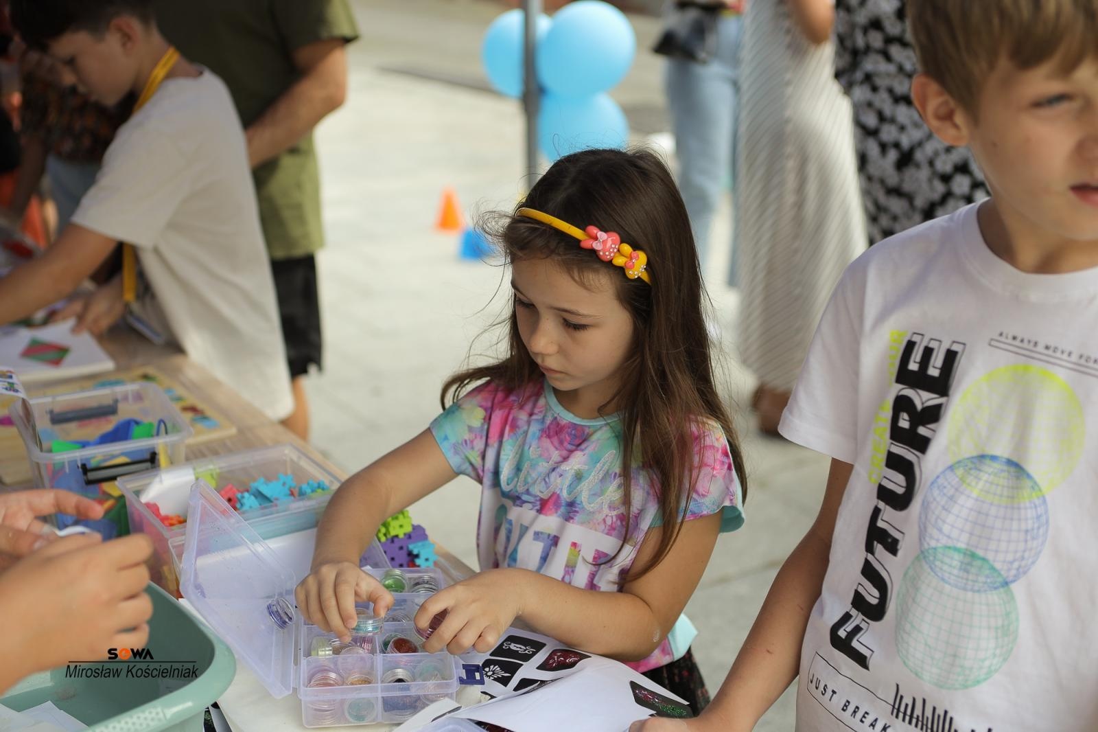 Zdjęcie w galerii na portalu naszraciborz.pl: Magia nauki na ulicy Długiej. IV Festiwal Odkrywców zachwycił Racibórz wiadomości z regionu