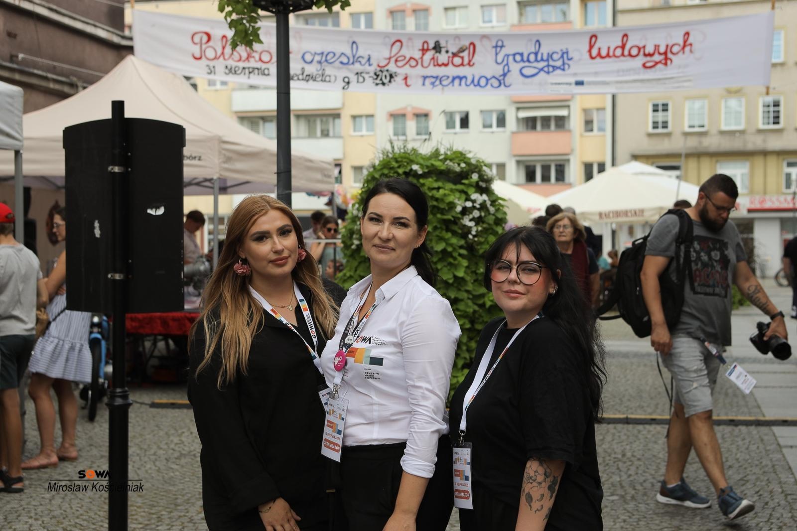 Zdjęcie w galerii na portalu naszraciborz.pl: Magia nauki na ulicy Długiej. IV Festiwal Odkrywców zachwycił Racibórz wiadomości z regionu