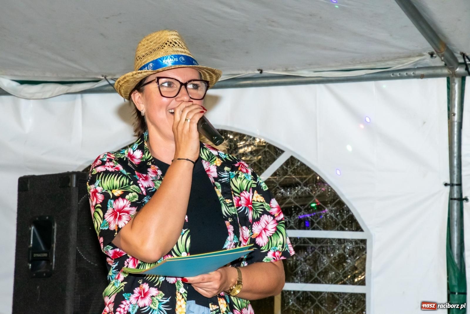 Zdjęcie w galerii na portalu naszraciborz.pl: Dożynki w Wojnowicach. Wieczór z Mamami ZygZak i Kabaretem Z Łapanki  [FOTO i WIDEO wiadomości z regionu