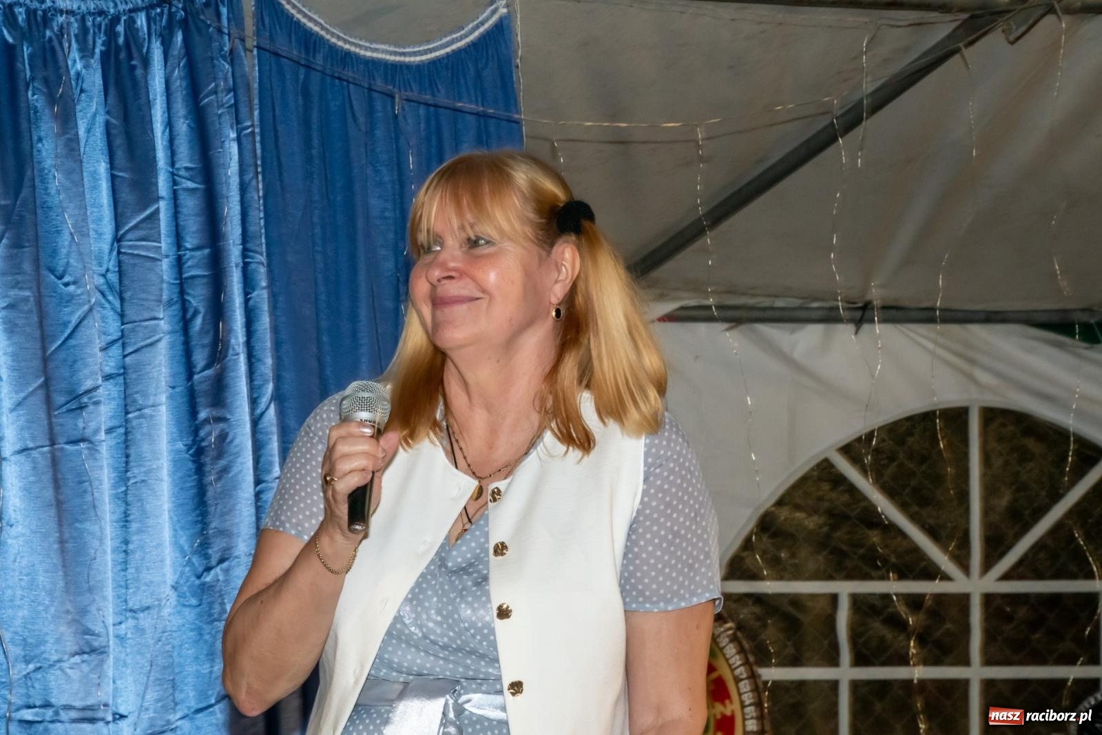 Zdjęcie w galerii na portalu naszraciborz.pl: Dożynki w Wojnowicach. Wieczór z Mamami ZygZak i Kabaretem Z Łapanki  [FOTO i WIDEO wiadomości z regionu