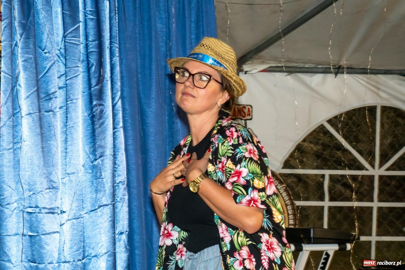 Zdjęcie w galerii na portalu naszraciborz.pl: Dożynki w Wojnowicach. Wieczór z Mamami ZygZak i Kabaretem Z Łapanki  [FOTO i WIDEO wiadomości z regionu