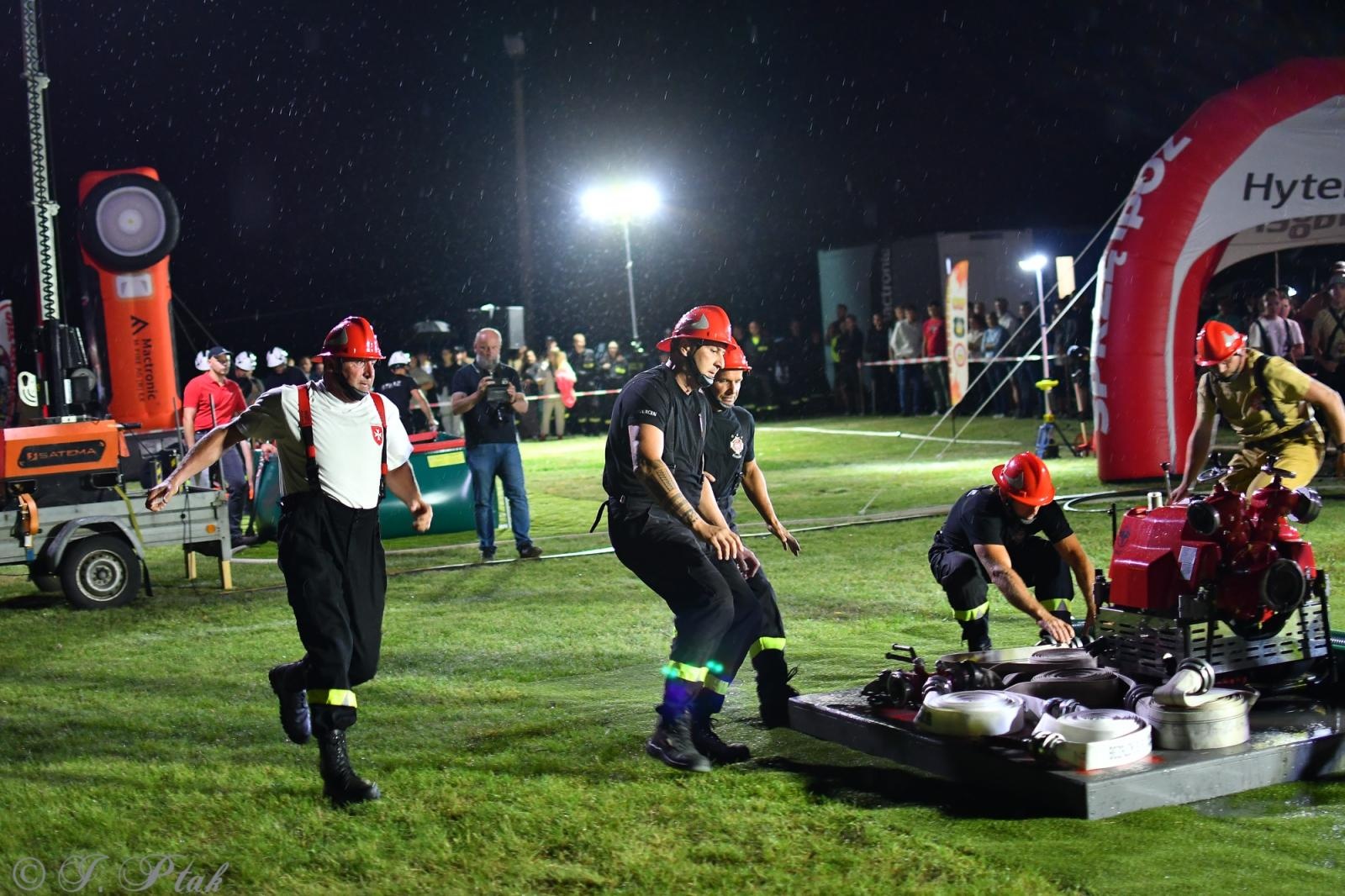 Zdjęcie w galerii na portalu naszraciborz.pl: Samborowicki Armagedon po raz drugi – gospodarze nie dali się pokonać! [FOTO na bis!] wiadomości z regionu