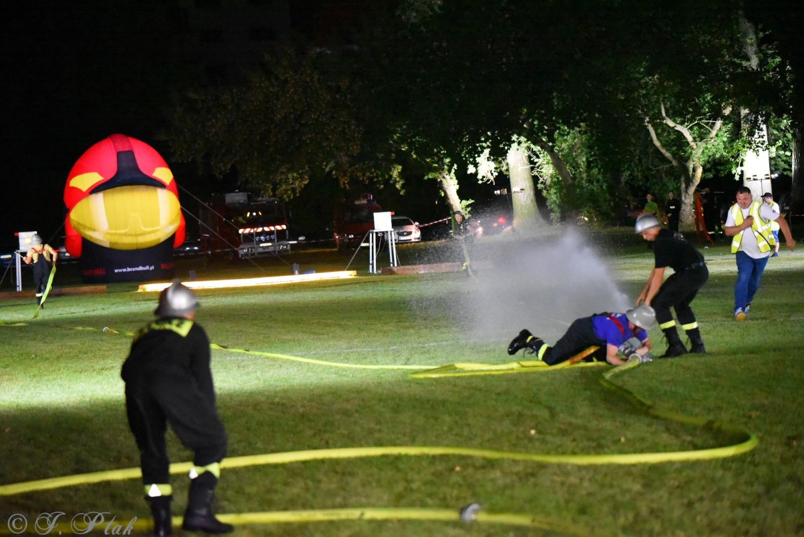 Zdjęcie w galerii na portalu naszraciborz.pl: Samborowicki Armagedon po raz drugi – gospodarze nie dali się pokonać! [FOTO na bis!] wiadomości z regionu
