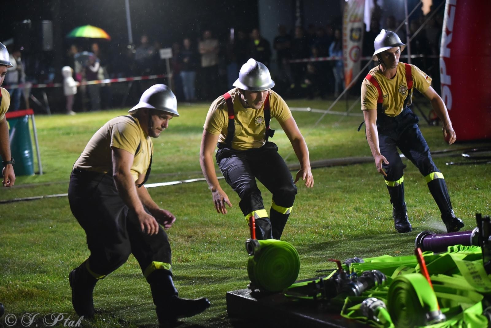 Zdjęcie w galerii na portalu naszraciborz.pl: Samborowicki Armagedon po raz drugi – gospodarze nie dali się pokonać! [FOTO na bis!] wiadomości z regionu