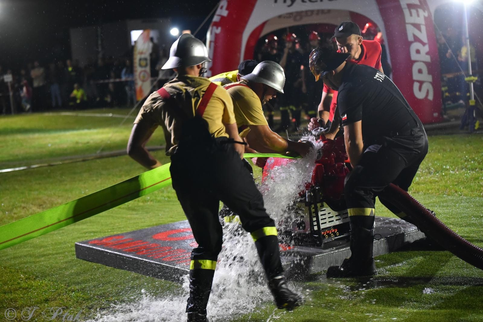 Zdjęcie w galerii na portalu naszraciborz.pl: Samborowicki Armagedon po raz drugi – gospodarze nie dali się pokonać! [FOTO na bis!] wiadomości z regionu