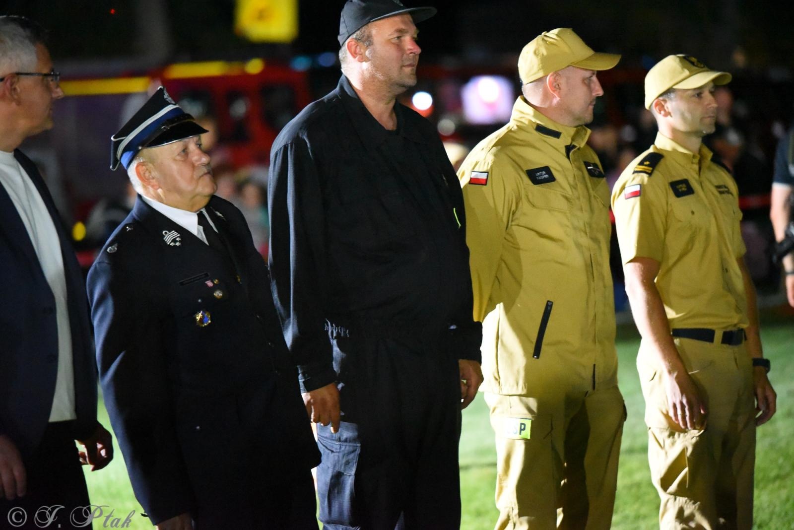 Zdjęcie w galerii na portalu naszraciborz.pl: Samborowicki Armagedon po raz drugi – gospodarze nie dali się pokonać! [FOTO na bis!] wiadomości z regionu