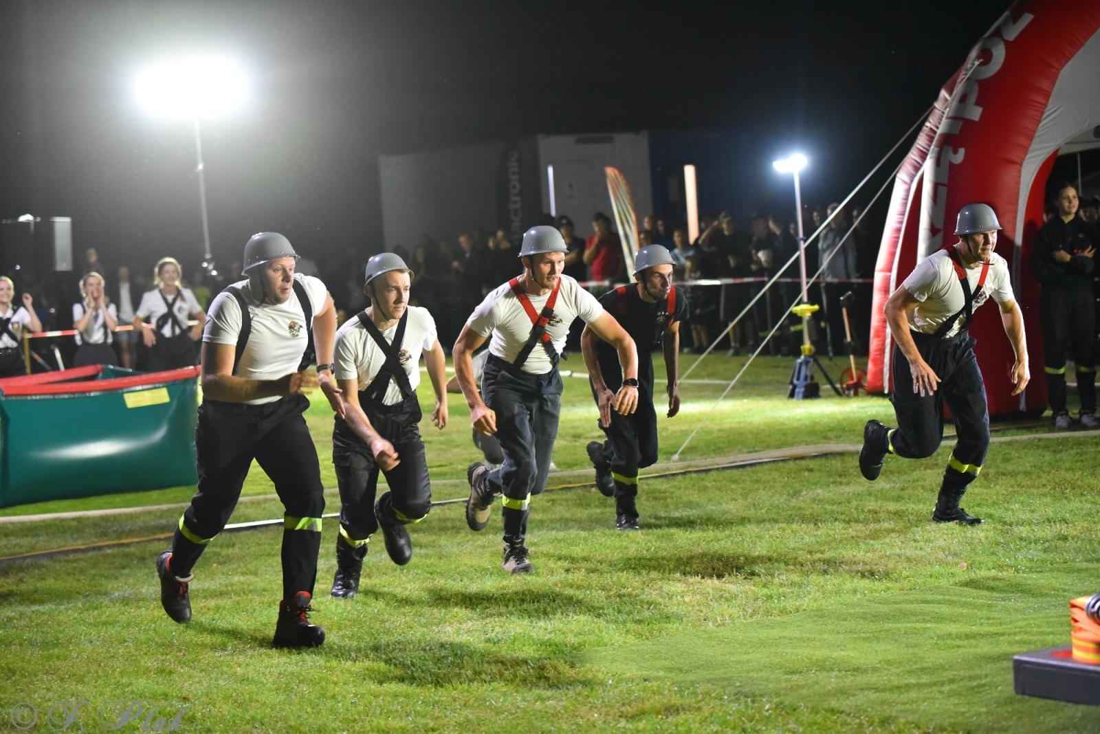 Zdjęcie w galerii na portalu naszraciborz.pl: Samborowicki Armagedon po raz drugi – gospodarze nie dali się pokonać! [FOTO na bis!] wiadomości z regionu