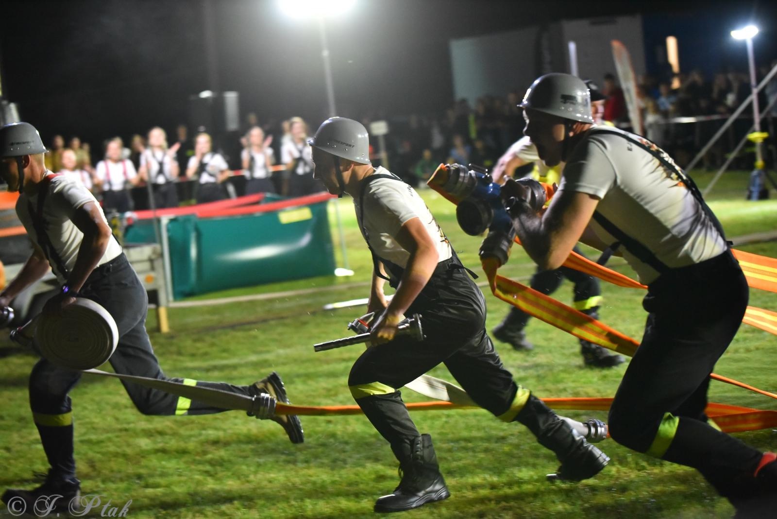 Zdjęcie w galerii na portalu naszraciborz.pl: Samborowicki Armagedon po raz drugi – gospodarze nie dali się pokonać! [FOTO na bis!] wiadomości z regionu