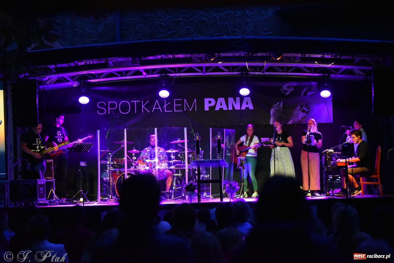 Zdjęcie w galerii na portalu naszraciborz.pl: Raciborski Wieczór Uwielbienia – drugi dzień festiwalu Spotkałem Pana wiadomości z regionu