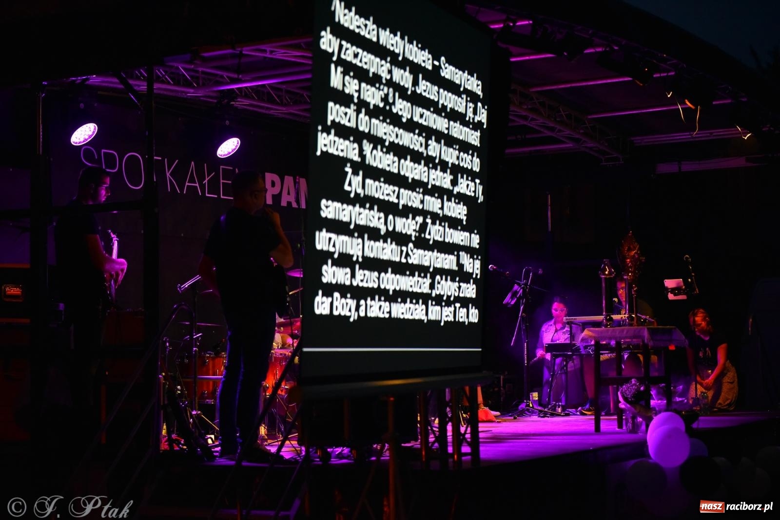 Zdjęcie w galerii na portalu naszraciborz.pl: Raciborski Wieczór Uwielbienia – drugi dzień festiwalu Spotkałem Pana wiadomości z regionu