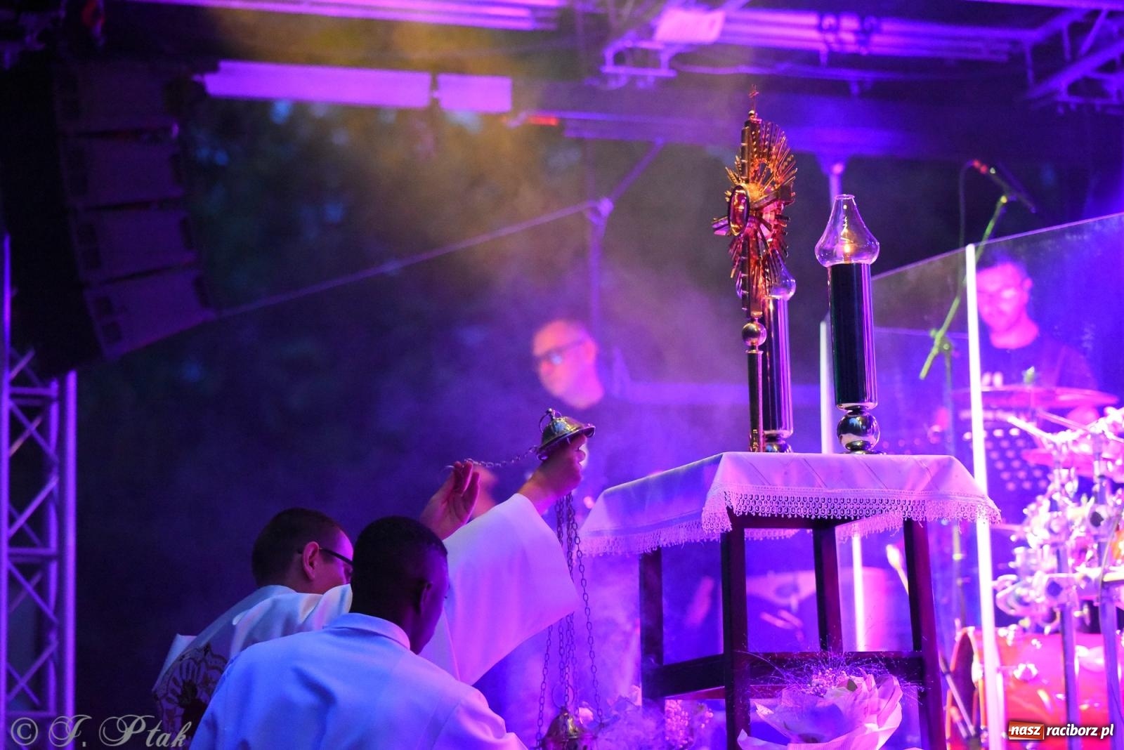 Zdjęcie w galerii na portalu naszraciborz.pl: Raciborski Wieczór Uwielbienia – drugi dzień festiwalu Spotkałem Pana wiadomości z regionu