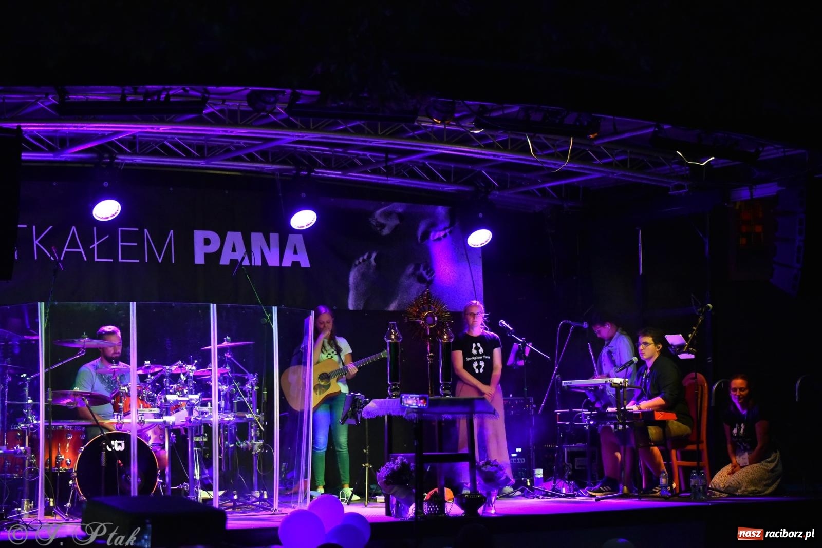 Zdjęcie w galerii na portalu naszraciborz.pl: Raciborski Wieczór Uwielbienia – drugi dzień festiwalu Spotkałem Pana wiadomości z regionu