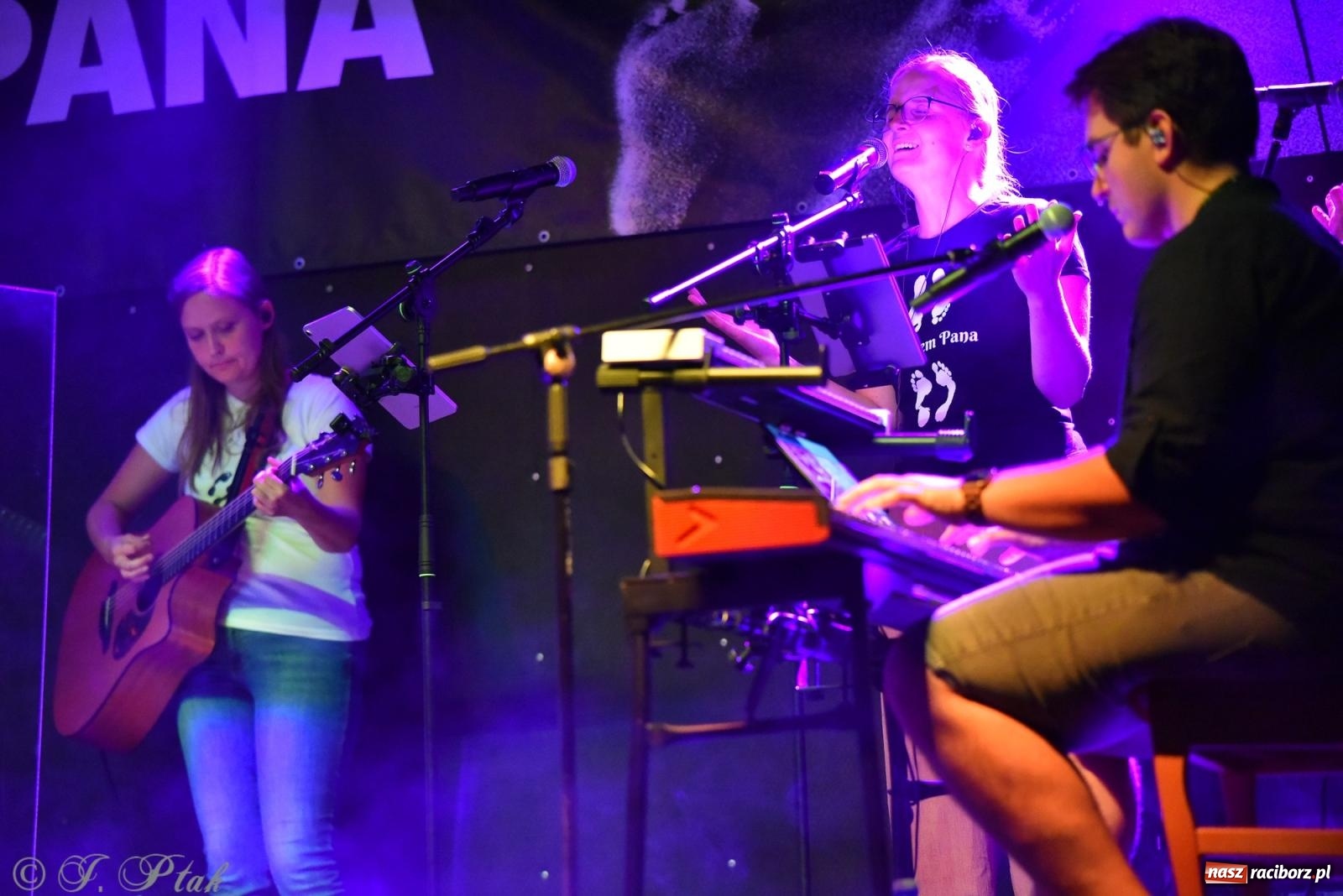 Zdjęcie w galerii na portalu naszraciborz.pl: Raciborski Wieczór Uwielbienia – drugi dzień festiwalu Spotkałem Pana wiadomości z regionu