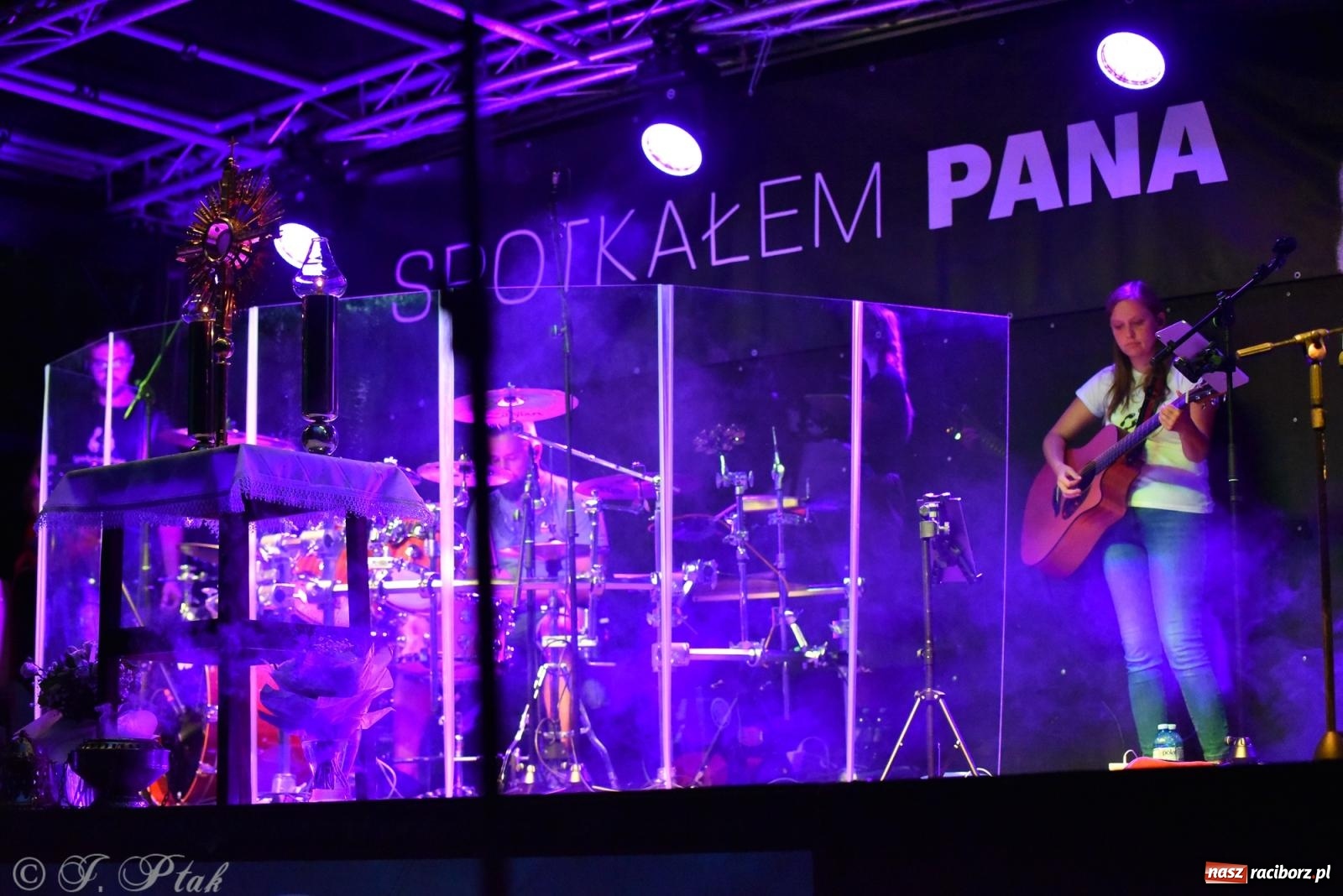 Zdjęcie w galerii na portalu naszraciborz.pl: Raciborski Wieczór Uwielbienia – drugi dzień festiwalu Spotkałem Pana wiadomości z regionu