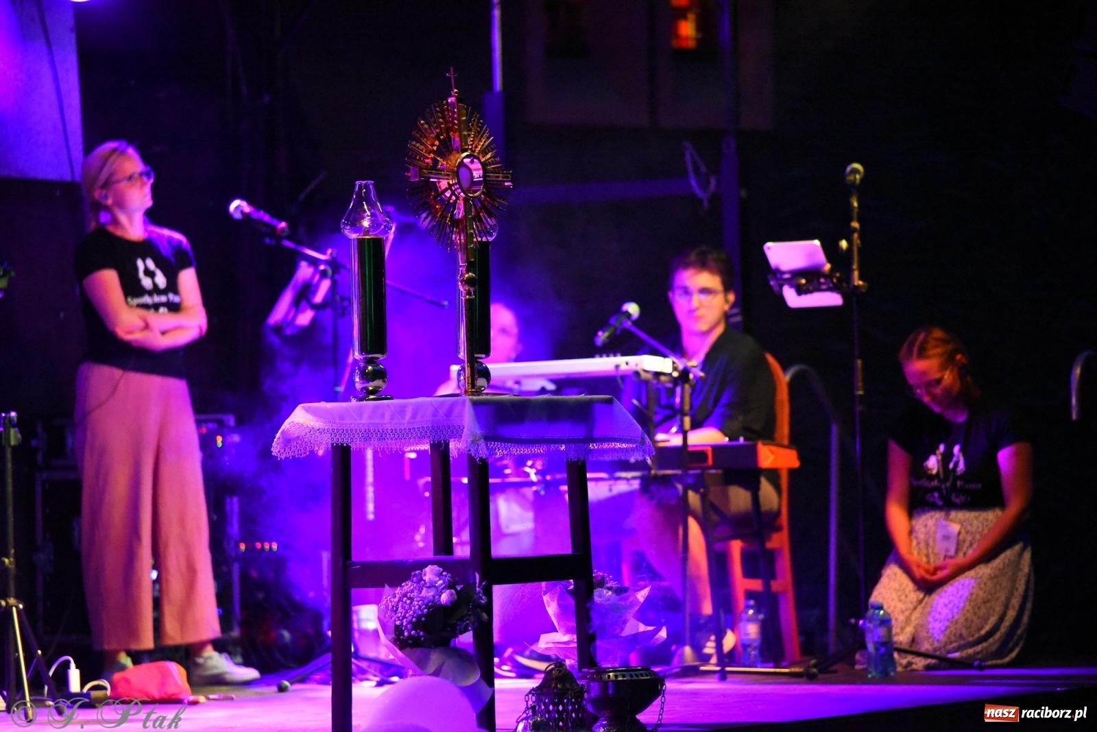 Zdjęcie w galerii na portalu naszraciborz.pl: Raciborski Wieczór Uwielbienia – drugi dzień festiwalu Spotkałem Pana wiadomości z regionu